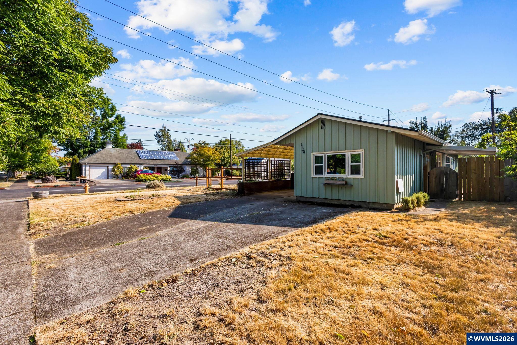 1120 NW Grant Av