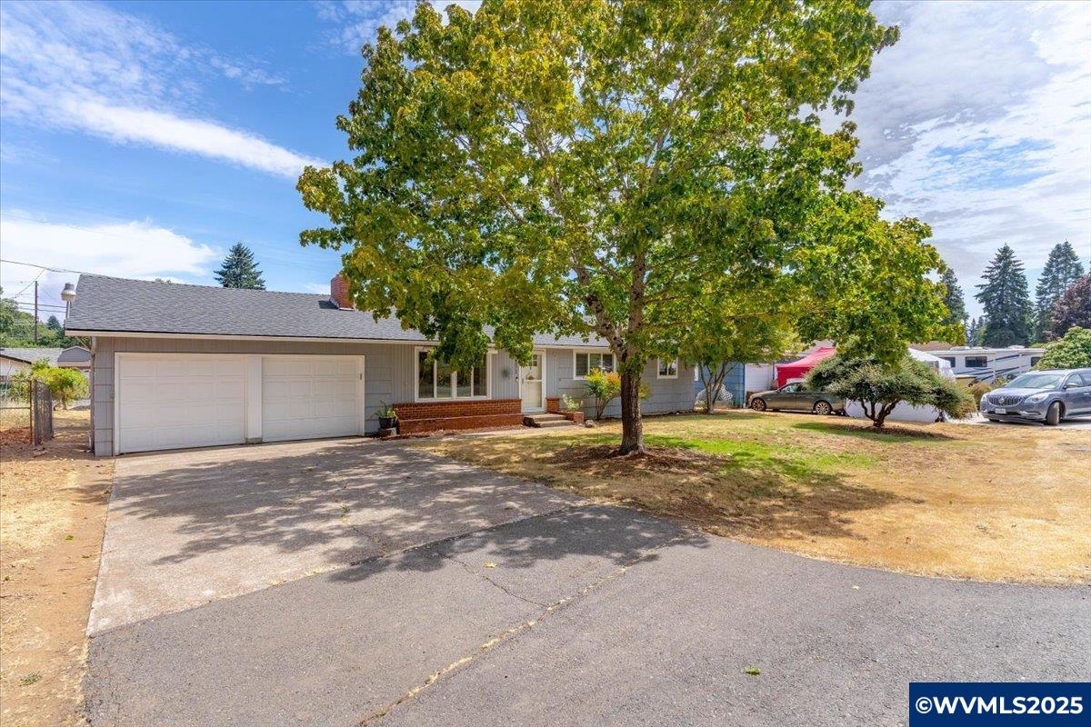 4372 Coloma Dr SE