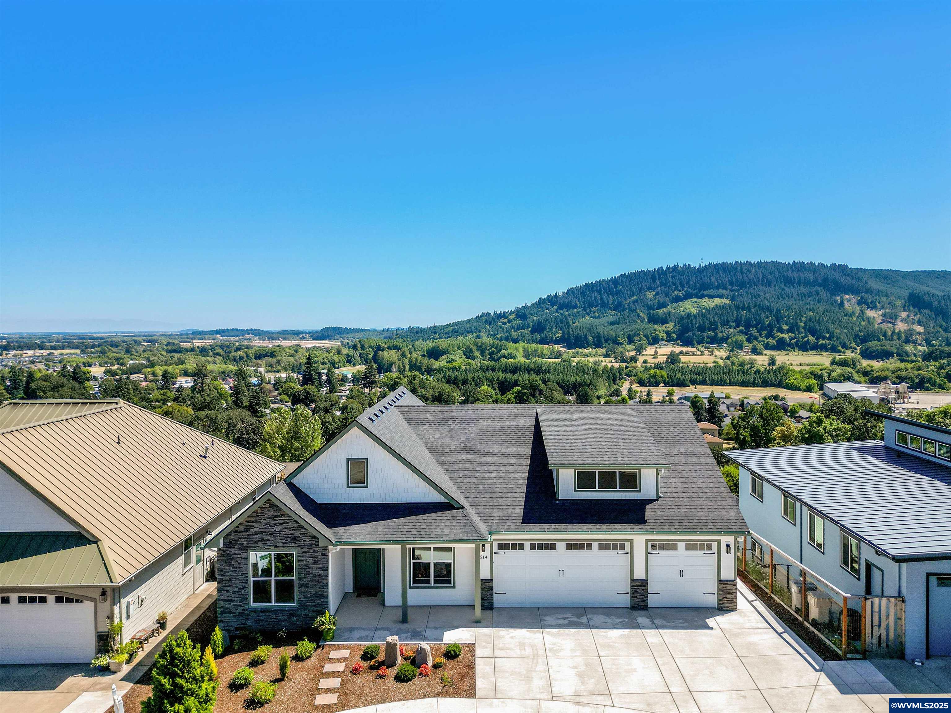 514 Fawn Ln