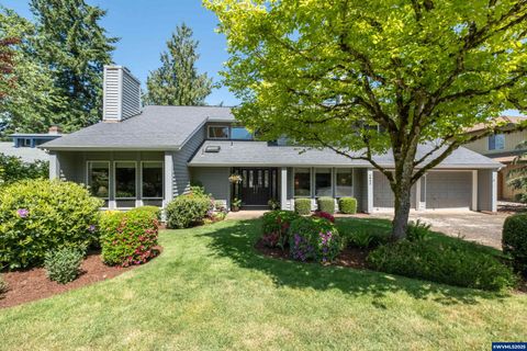 6842 Lemongrass Lp SE Salem OR 97306