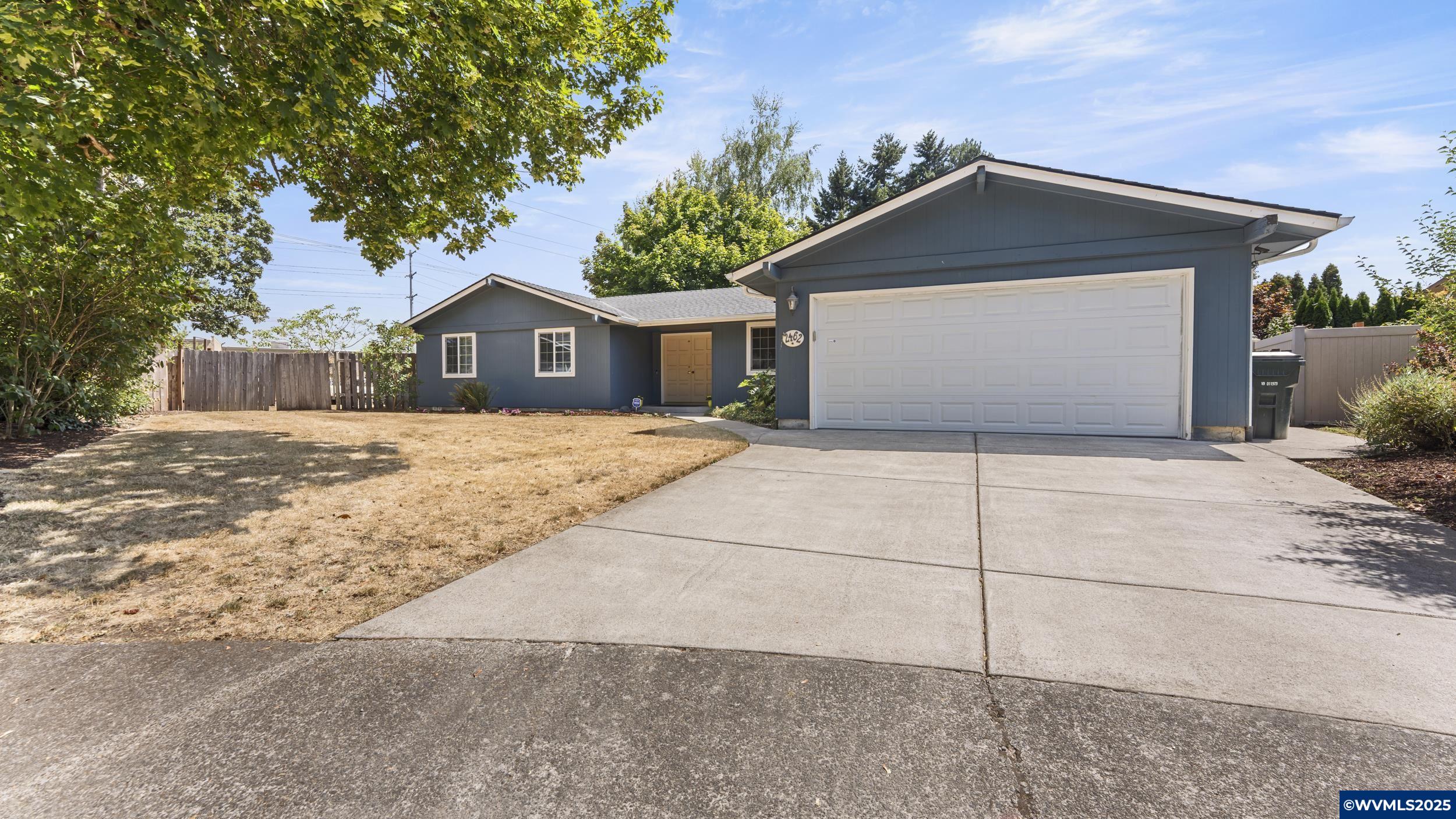 2462 Latona Ct NE