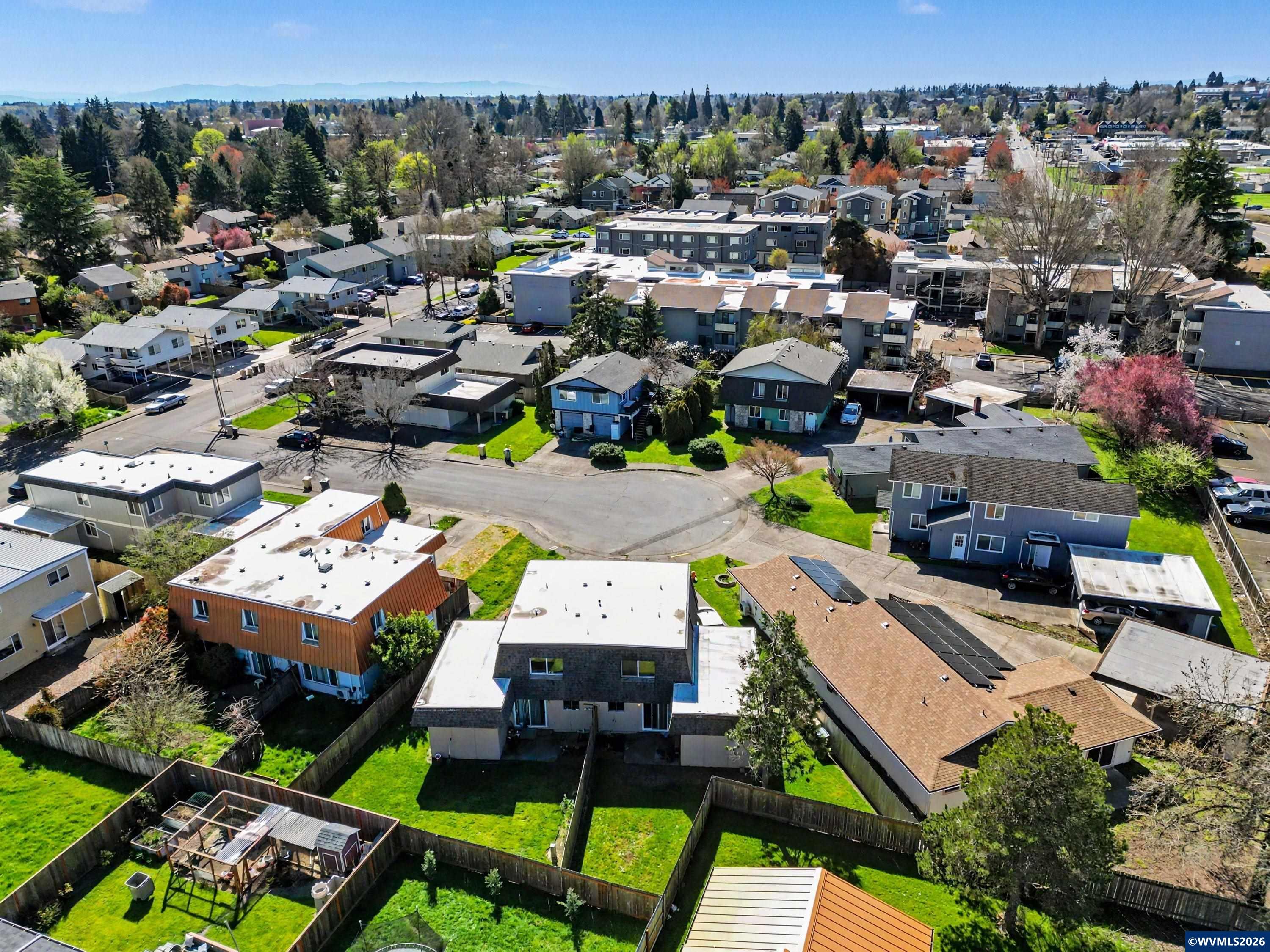 1470-1472 NW 20th Pl