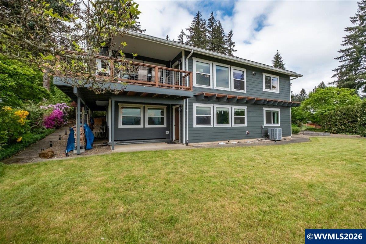 1375 Fern Ln