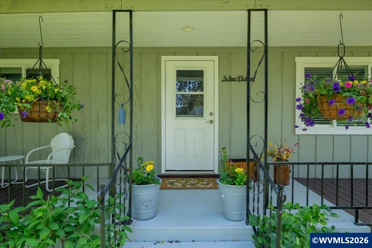 208 NW Lewisburg Av
