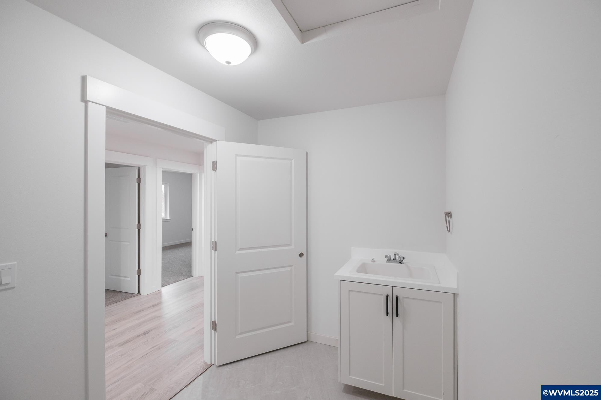 Lebanon, Oregon 97355, United States, 24 Bedrooms Bedrooms, ,22 BathroomsBathrooms,Residential,Active,77617