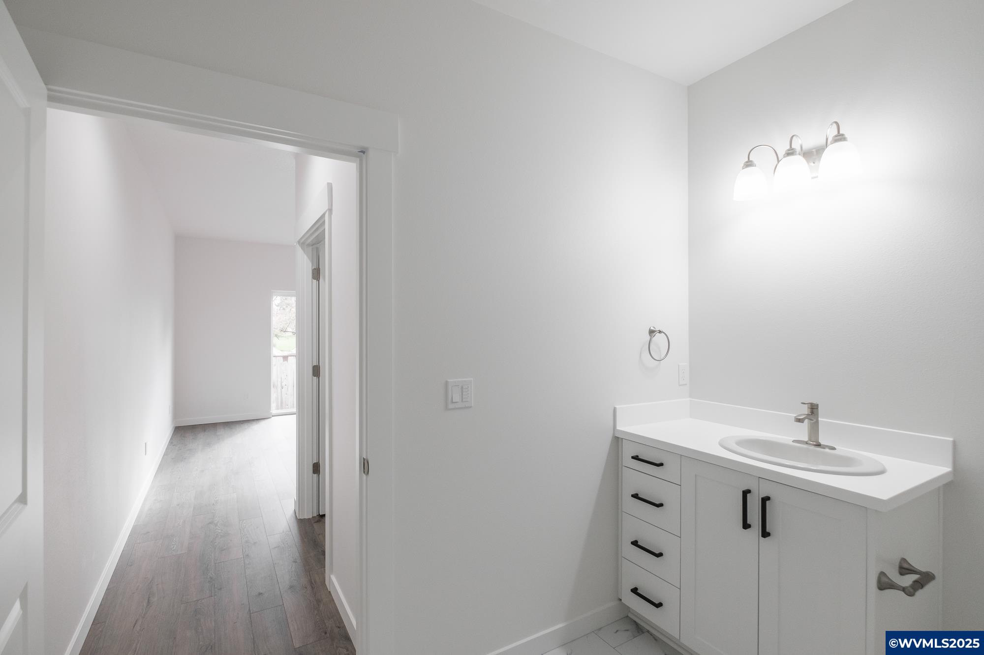 Lebanon, Oregon 97355, United States, 24 Bedrooms Bedrooms, ,22 BathroomsBathrooms,Residential,Active,77617