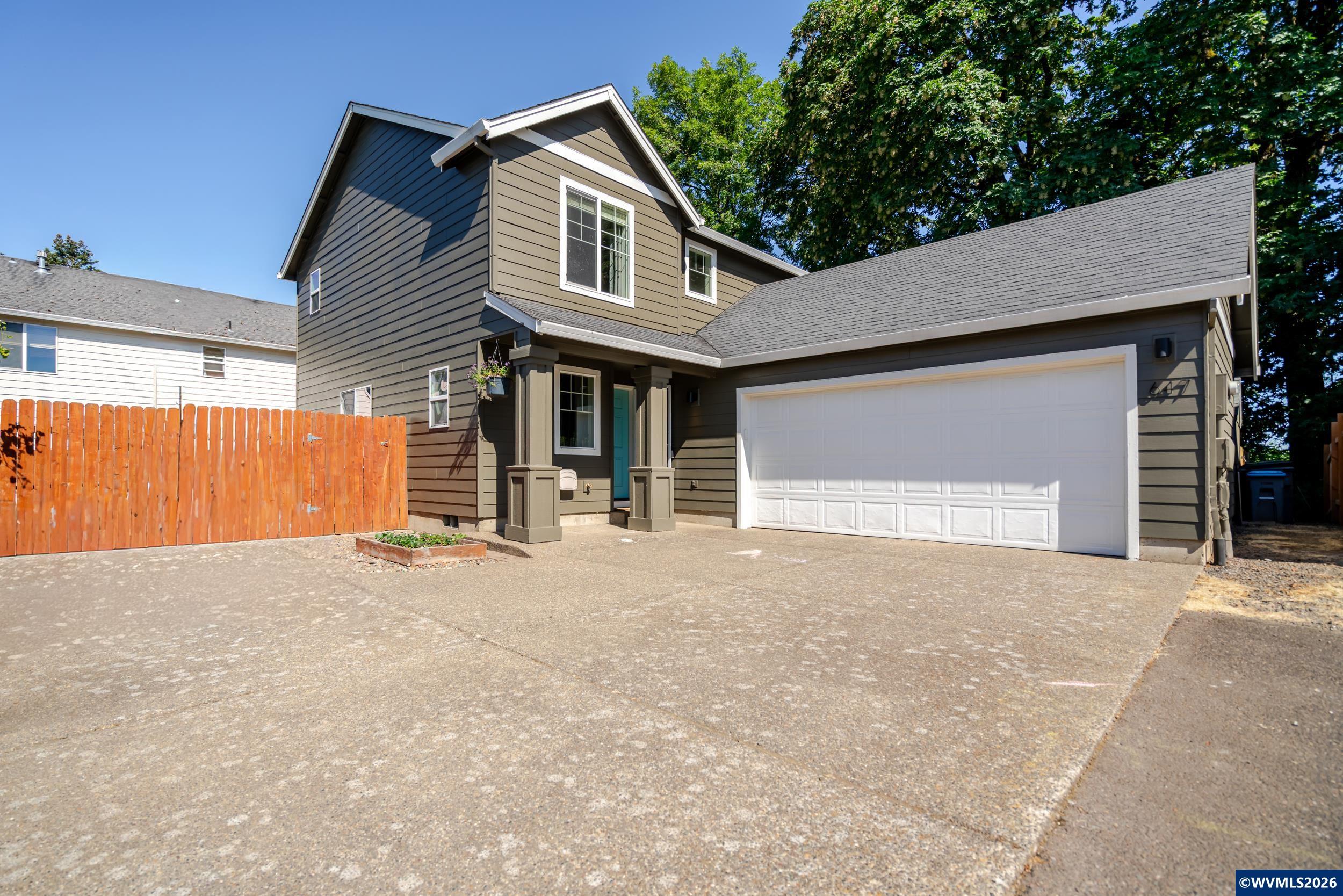 647 NE Autumn Ridge Dr