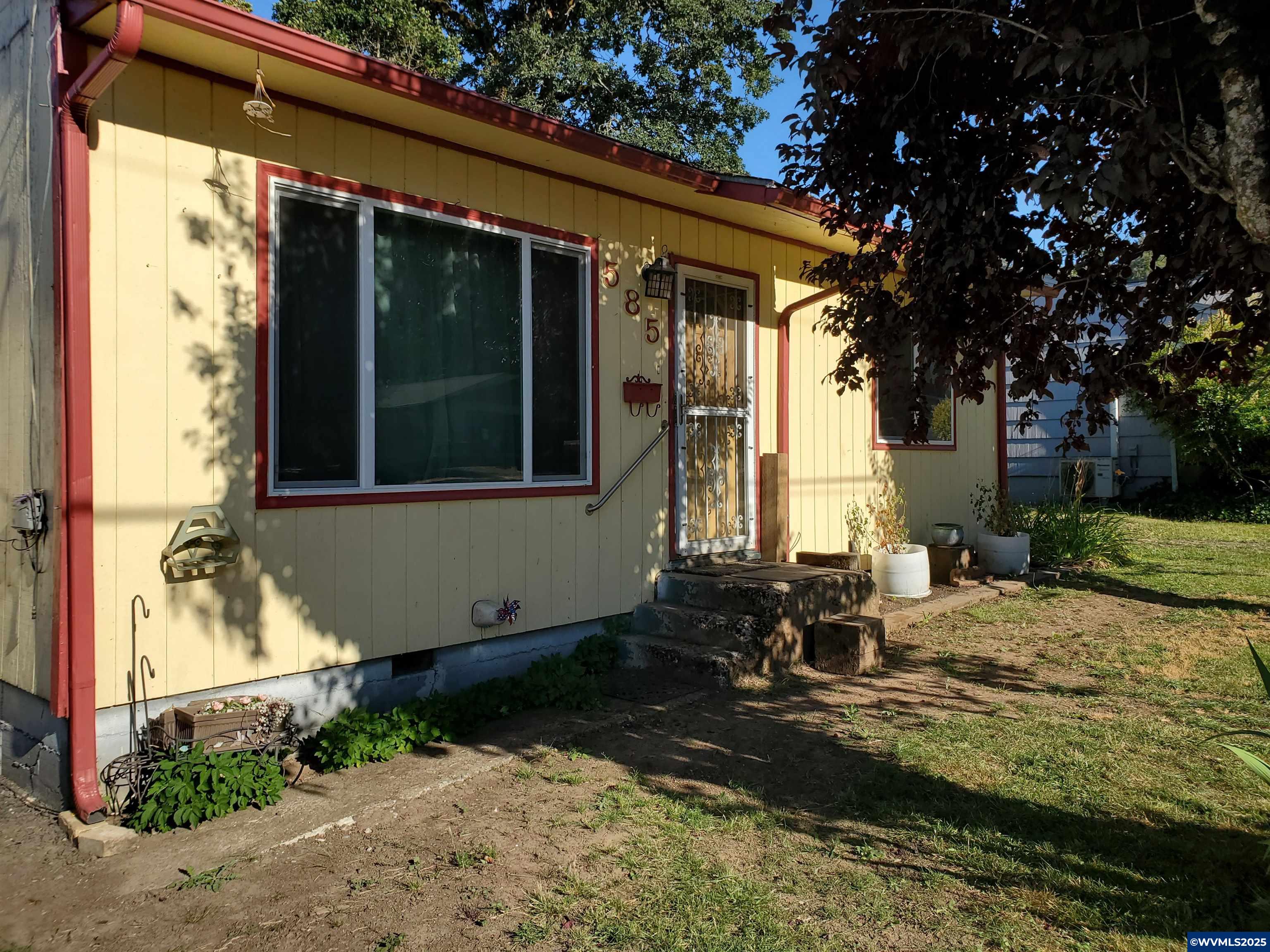 585 5th Av