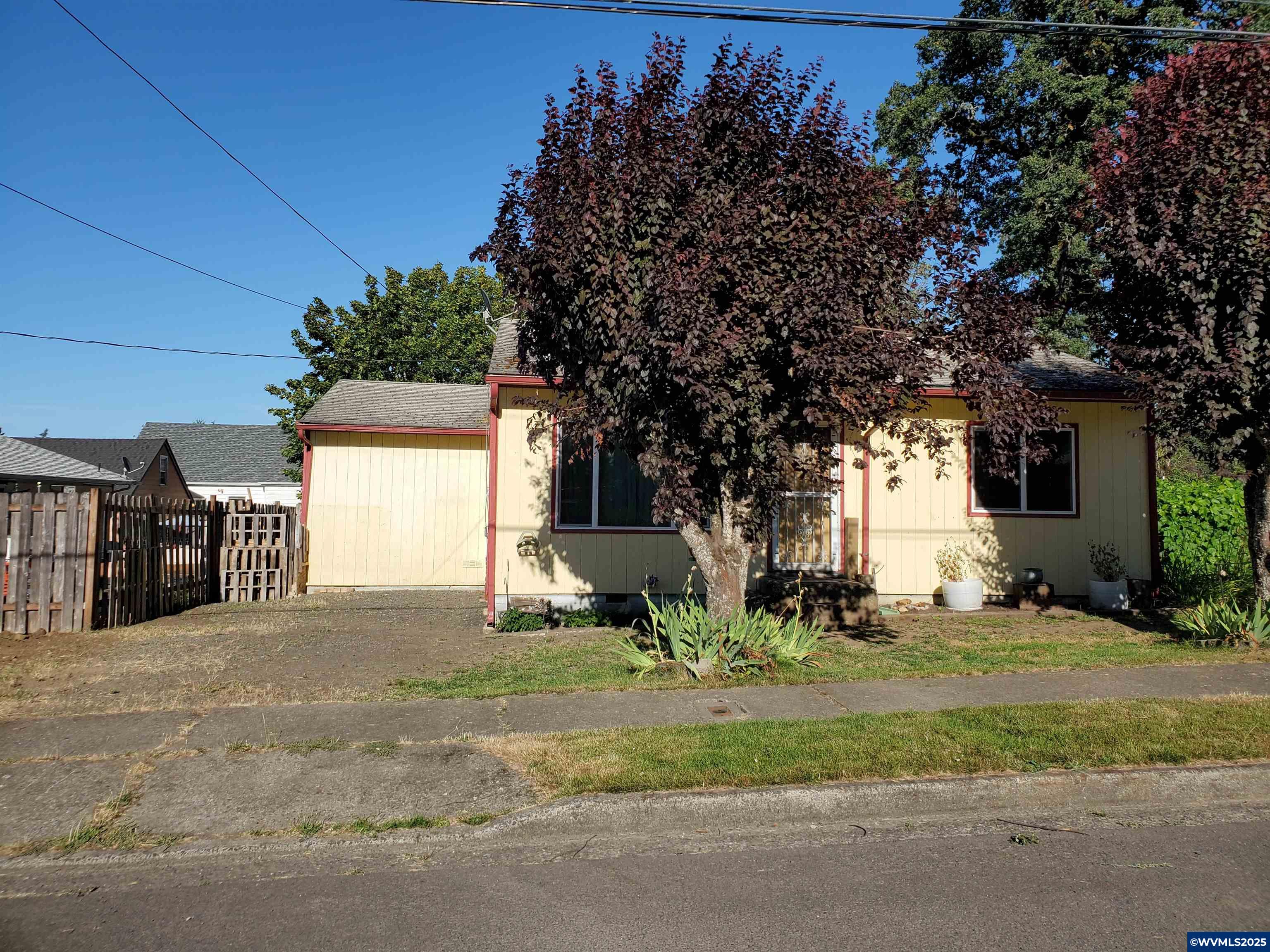 585 5th Av