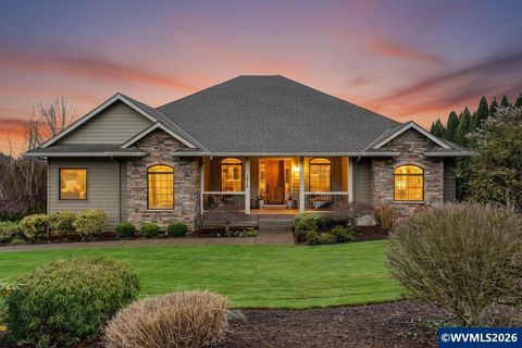 1970 Landaggard Dr NW Salem OR 97304