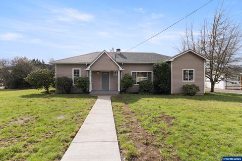 3303 Long St Sweet Home OR 97386