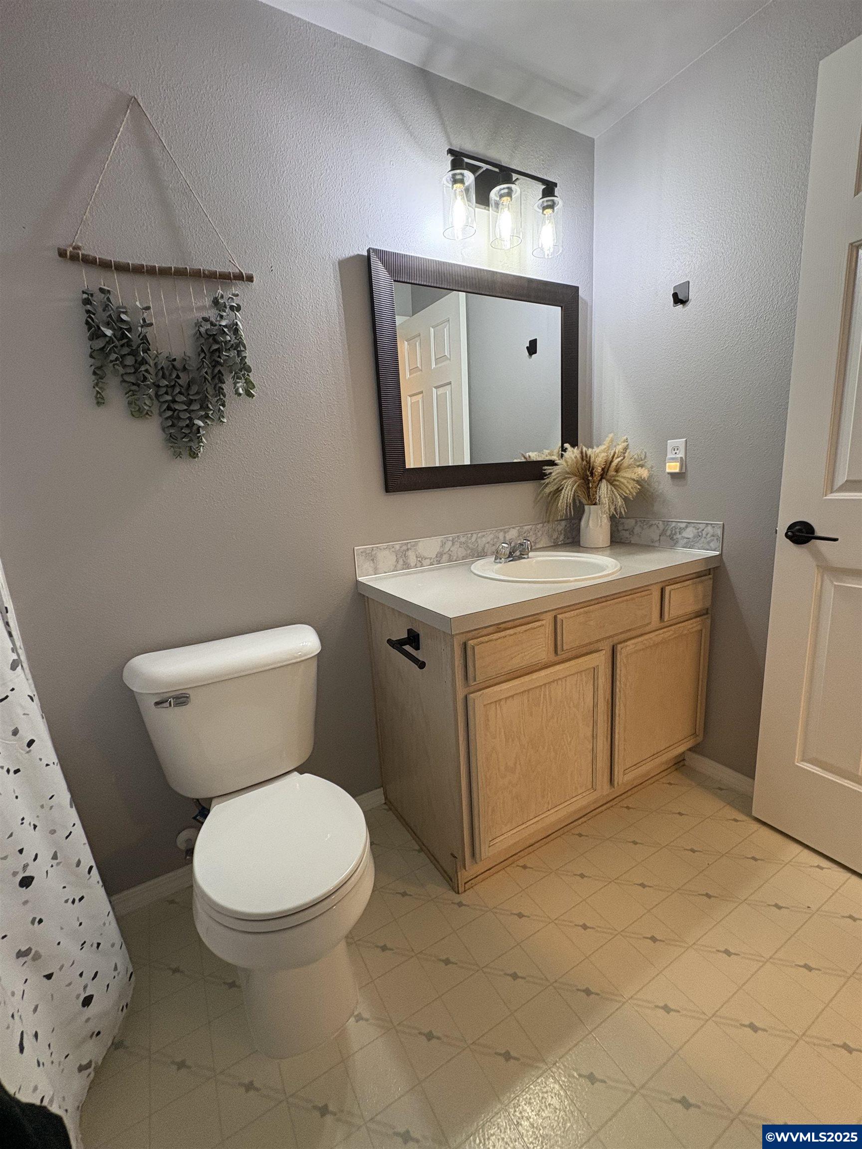 Dallas, Oregon 97338, United States, 3 Bedrooms Bedrooms, ,2 BathroomsBathrooms,Residential,Pending,171359