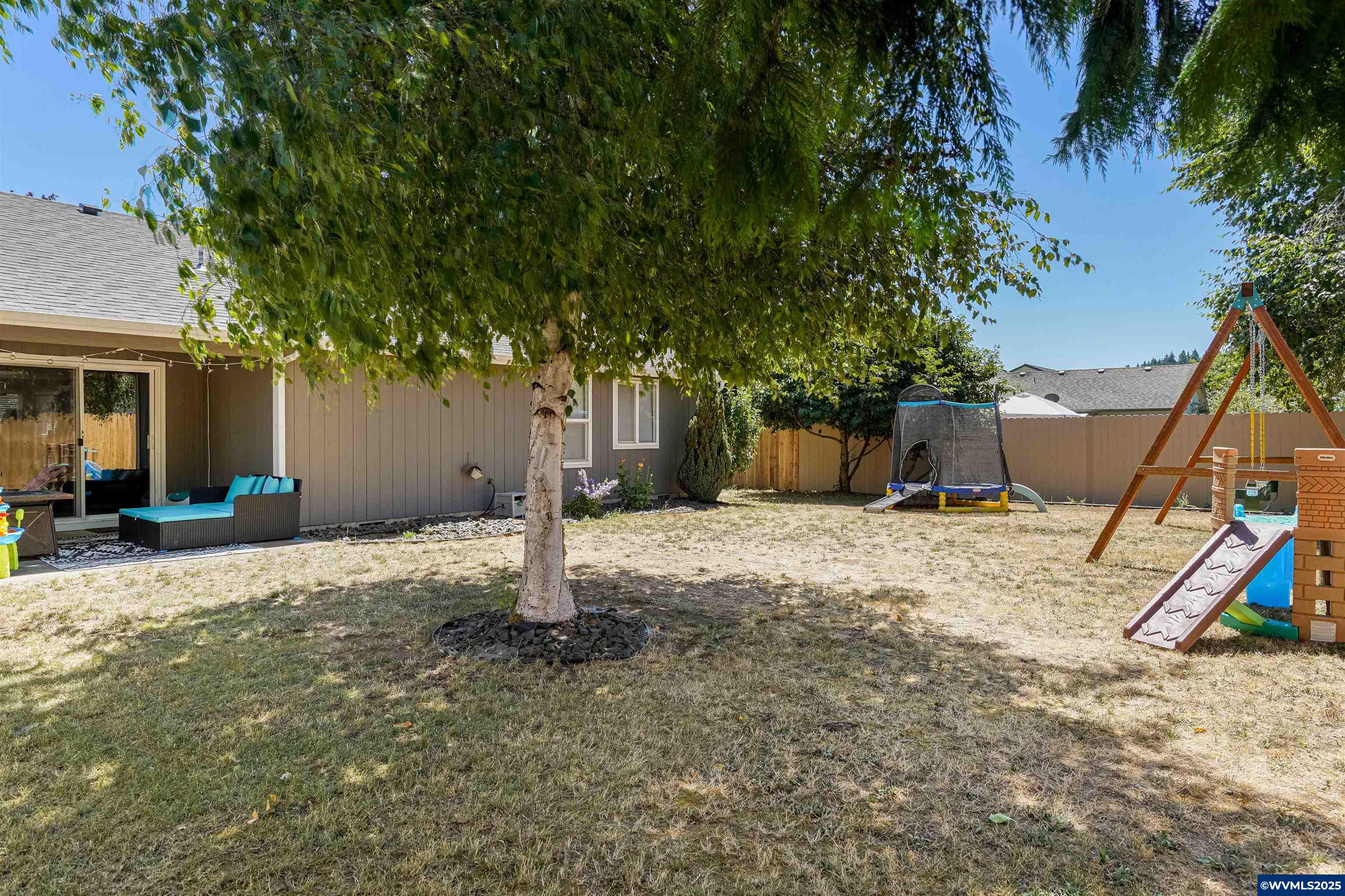 Dallas, Oregon 97338, United States, 3 Bedrooms Bedrooms, ,2 BathroomsBathrooms,Residential,Pending,171359