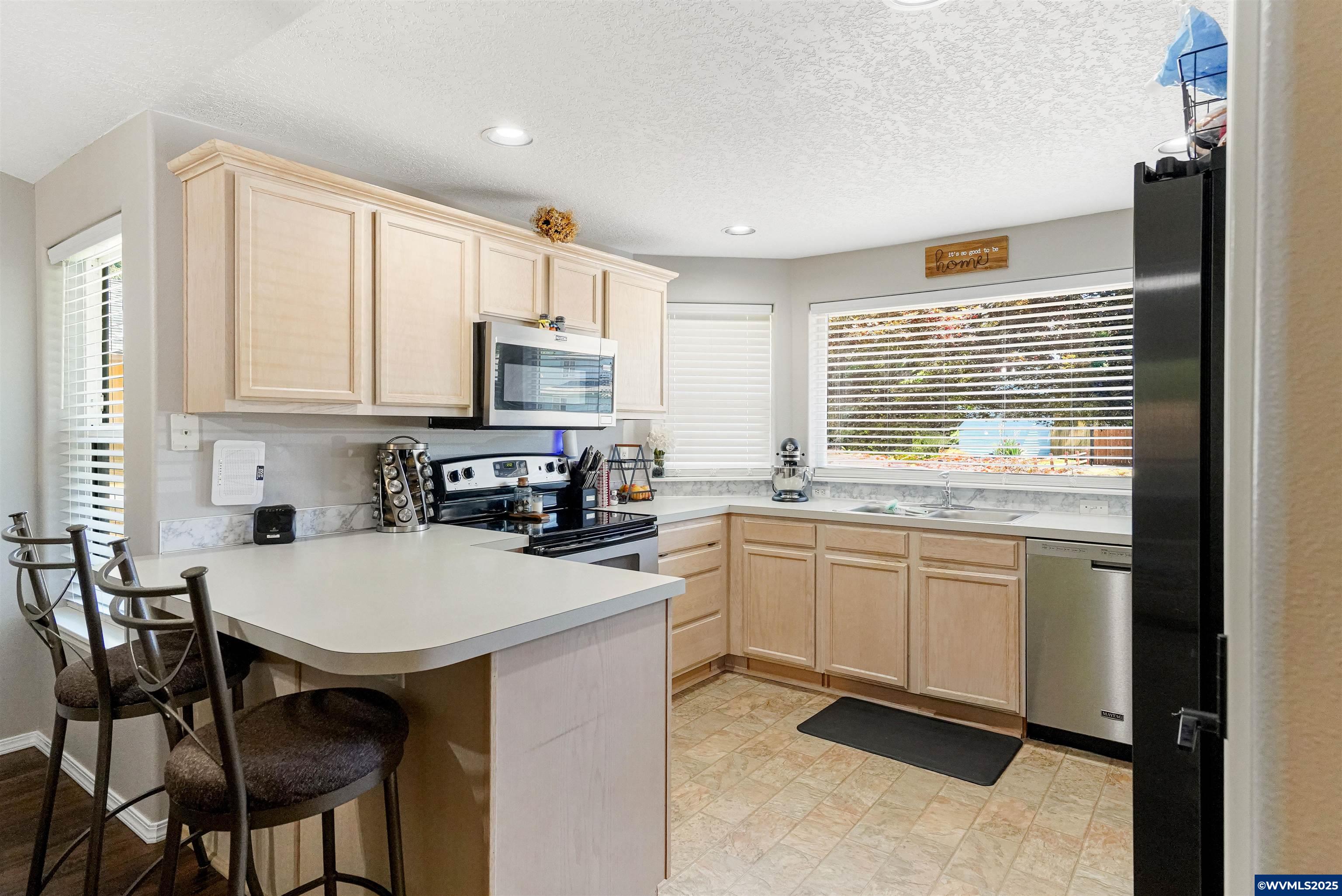 Dallas, Oregon 97338, United States, 3 Bedrooms Bedrooms, ,2 BathroomsBathrooms,Residential,Pending,171359