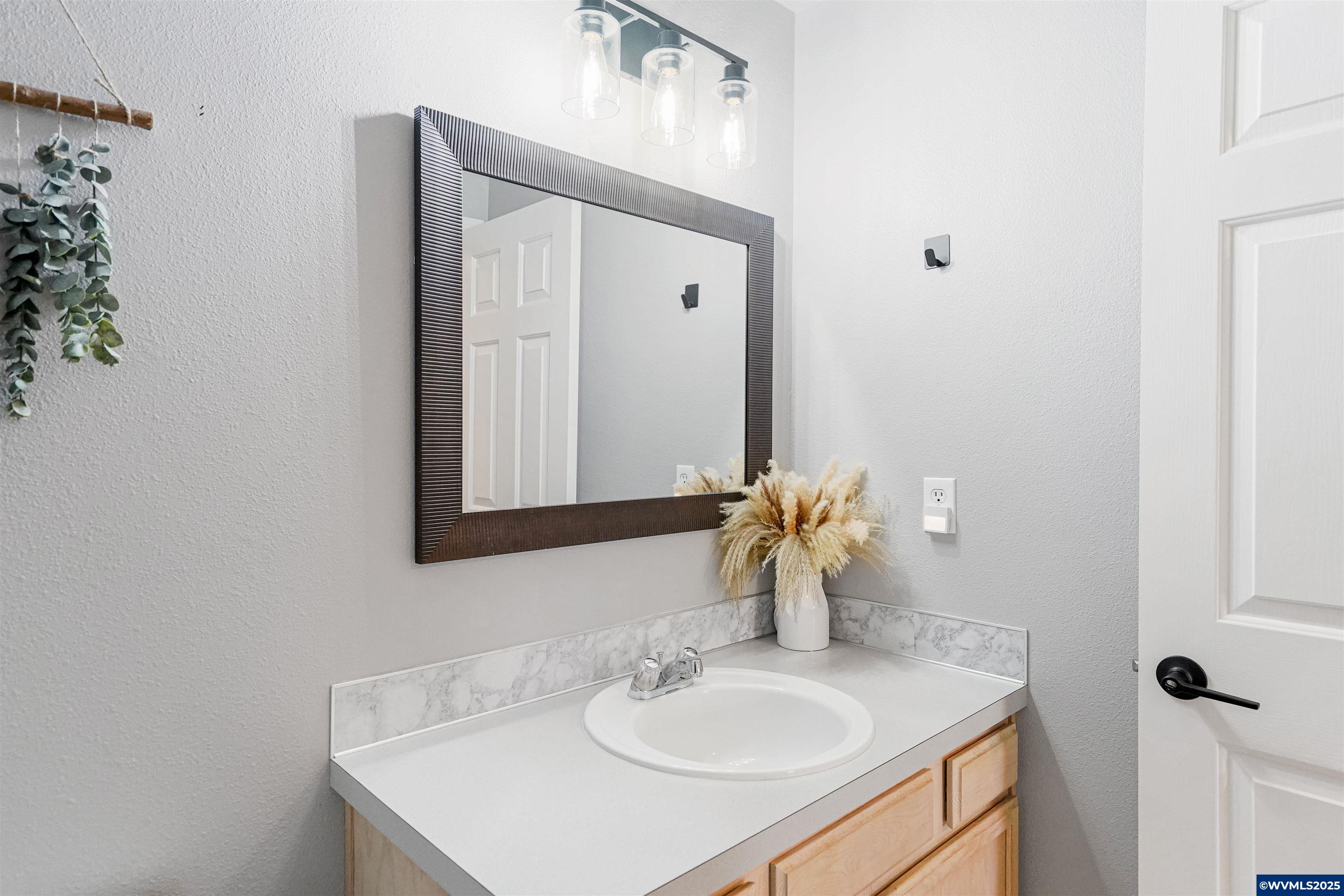 Dallas, Oregon 97338, United States, 3 Bedrooms Bedrooms, ,2 BathroomsBathrooms,Residential,Pending,171359