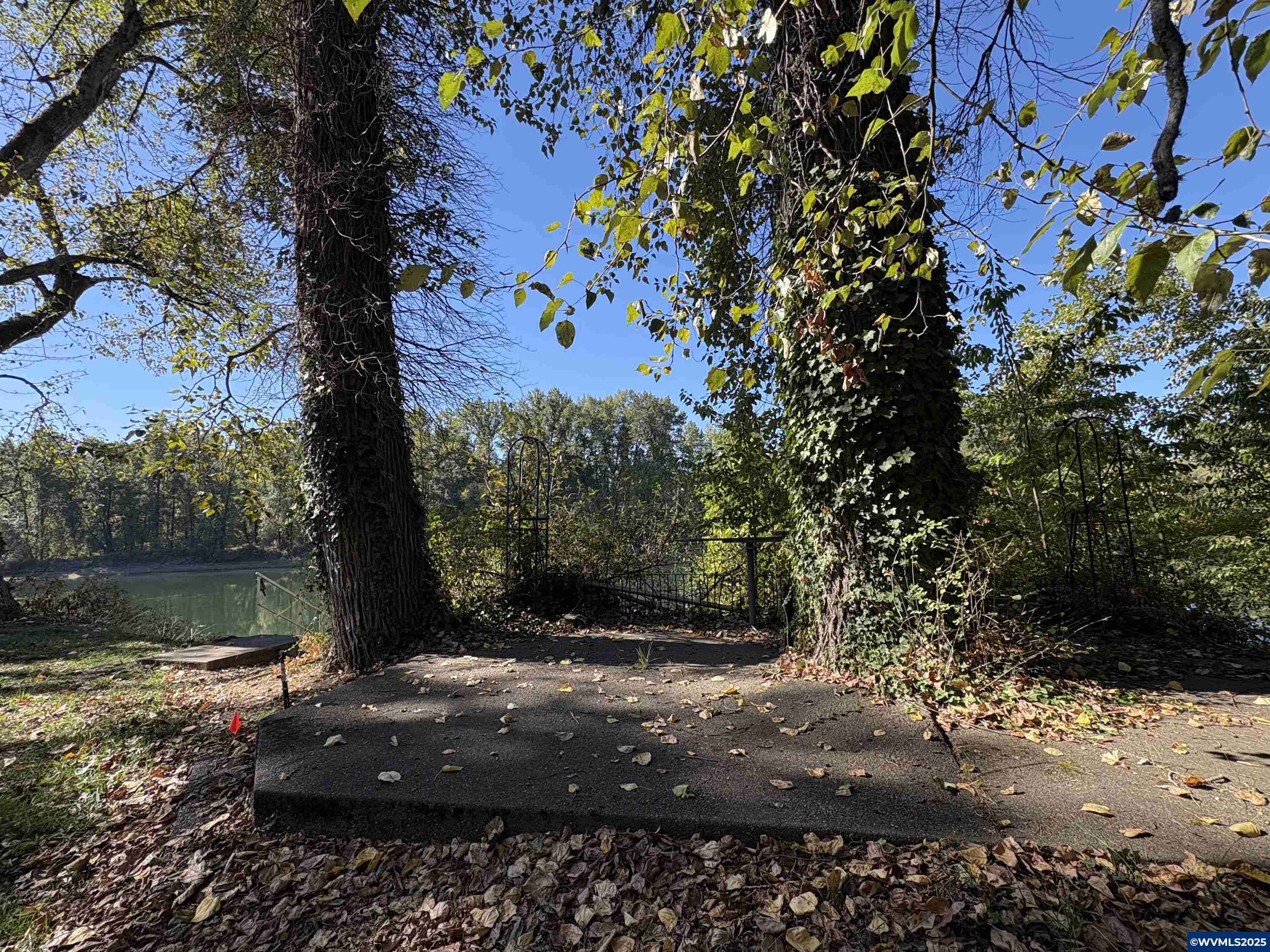 Salem, Oregon 97302, United States, 3 Bedrooms Bedrooms, ,2 BathroomsBathrooms,Residential,Pending,221333