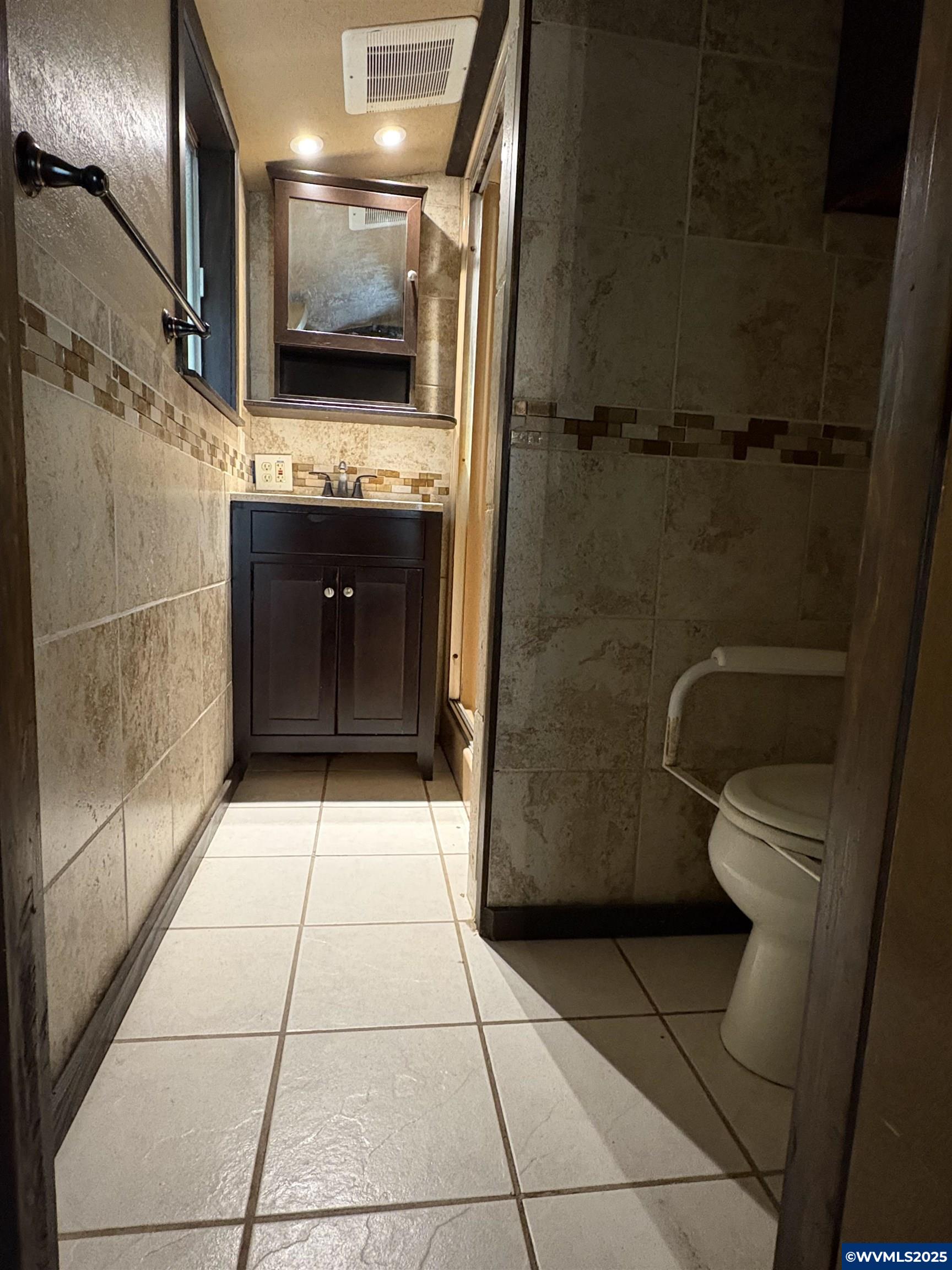 Salem, Oregon 97302, United States, 3 Bedrooms Bedrooms, ,2 BathroomsBathrooms,Residential,Pending,221333