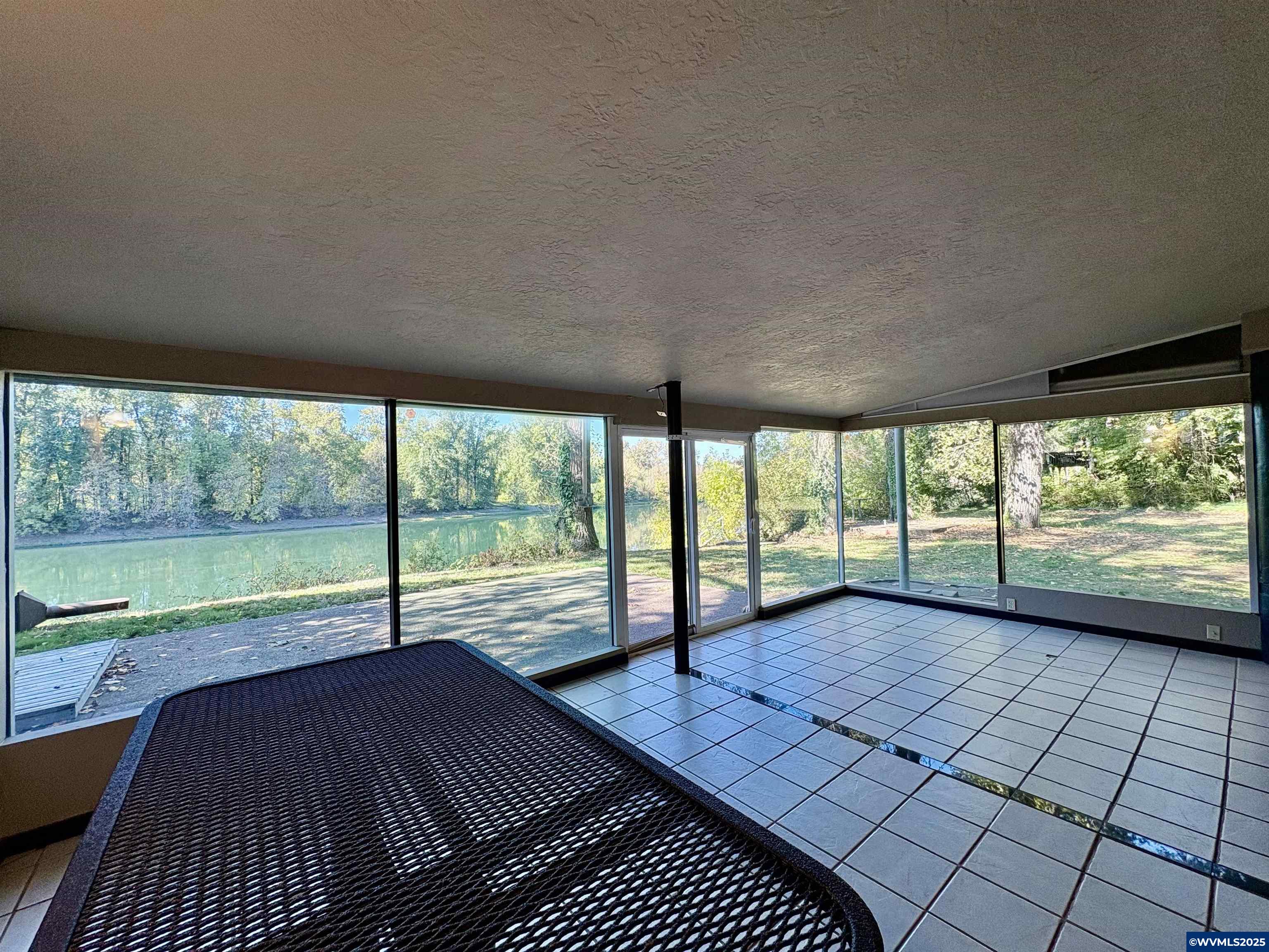 Salem, Oregon 97302, United States, 3 Bedrooms Bedrooms, ,2 BathroomsBathrooms,Residential,Pending,221333