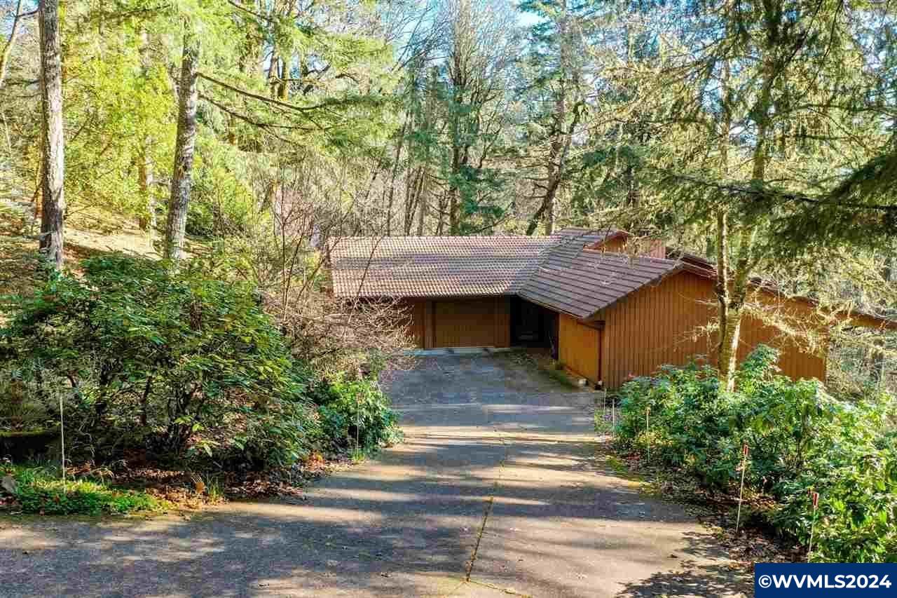 1550 NW Emperor Dr