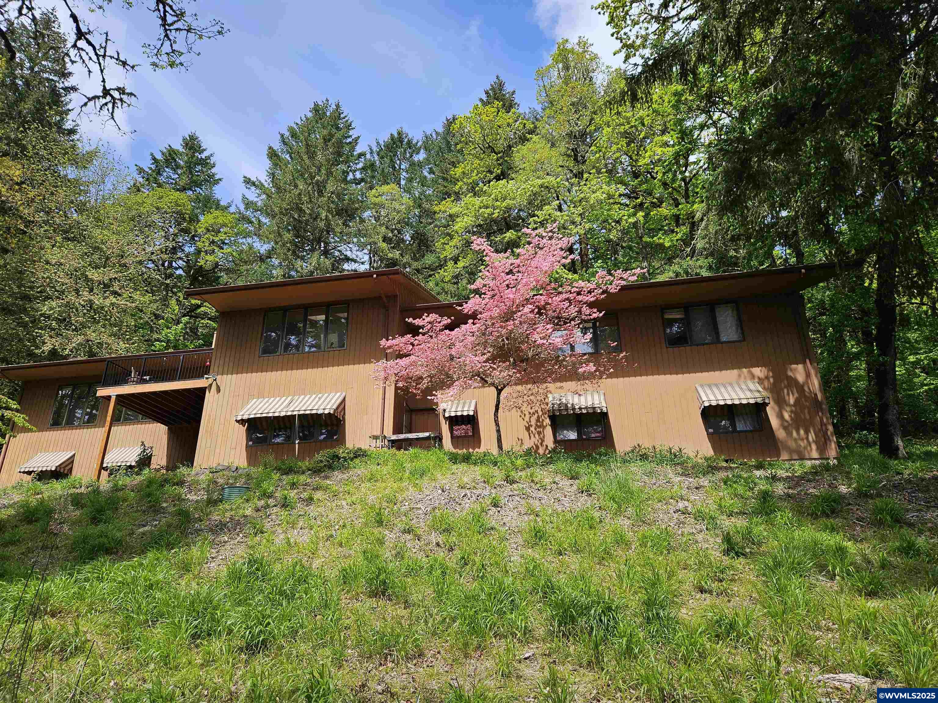 1550 NW Emperor Dr