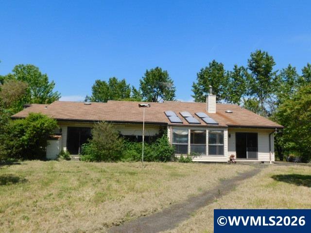 888 Meadows Ln SE