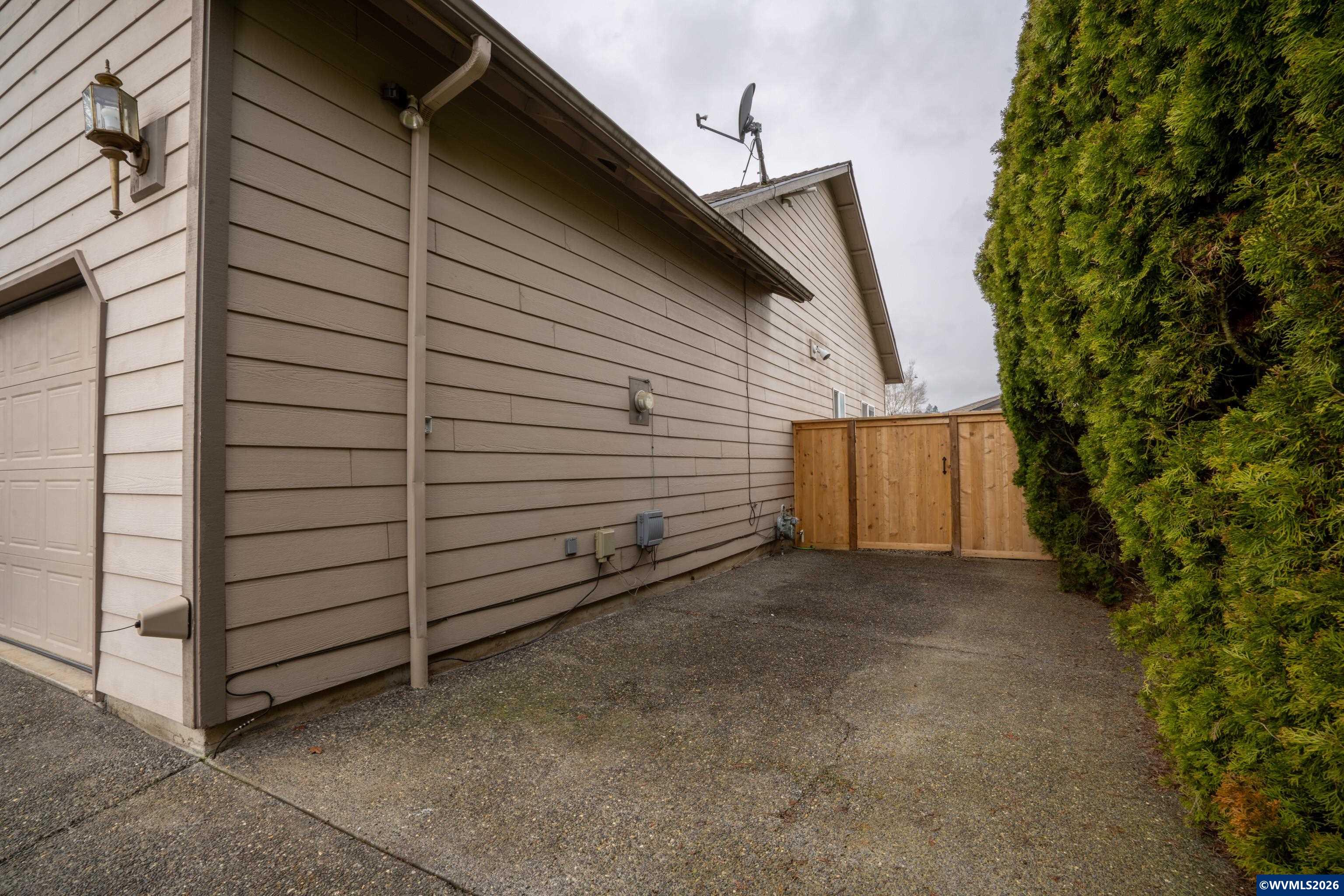 5703 Flairstone Dr SE