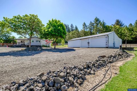 Manufactured Home in Lebanon OR 39641 Lacomb Dr 18.jpg