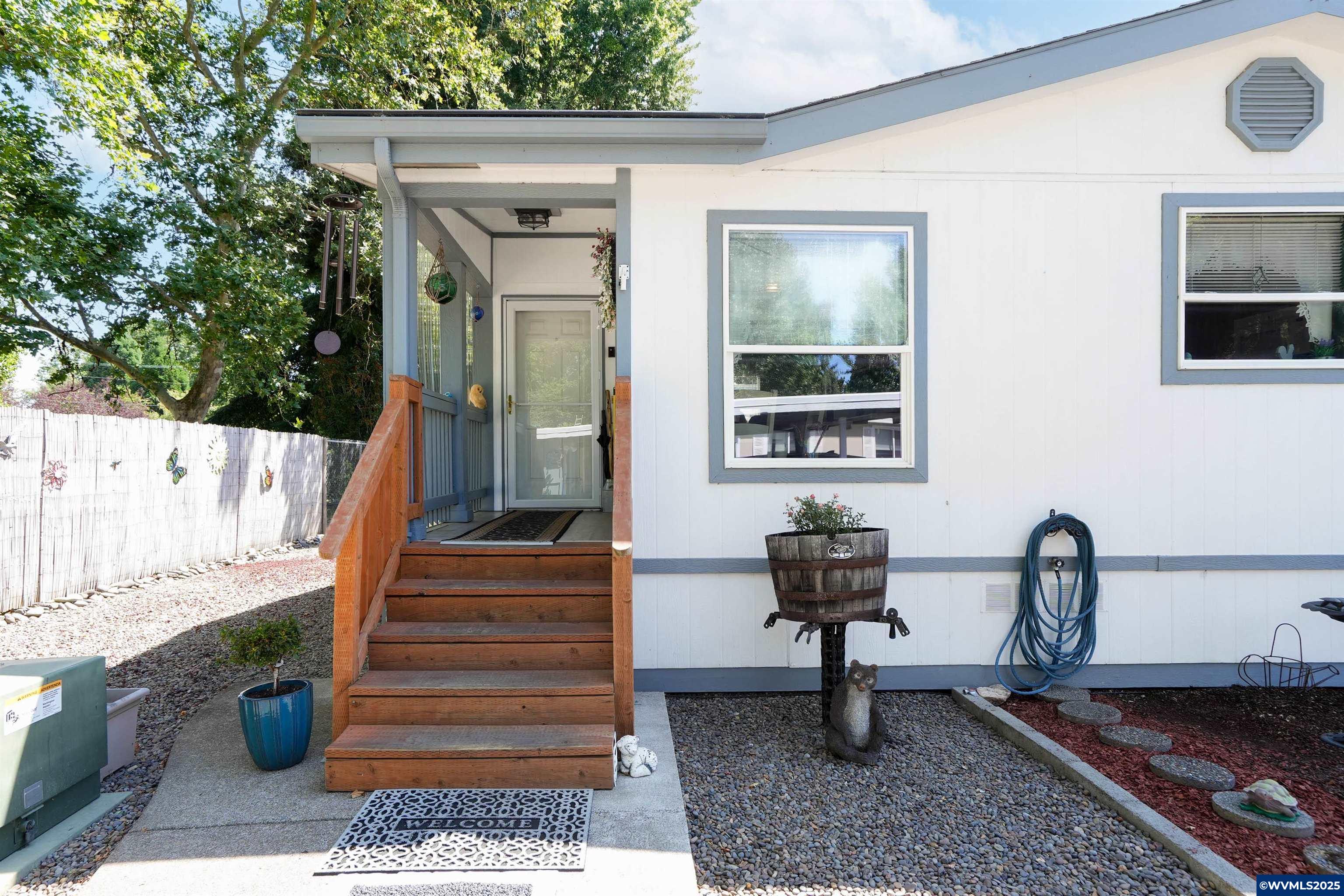 1905 Waverly Dr SE
