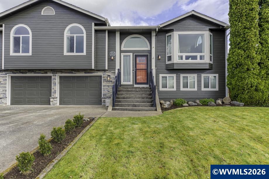 535 NW Morning Crest Pl