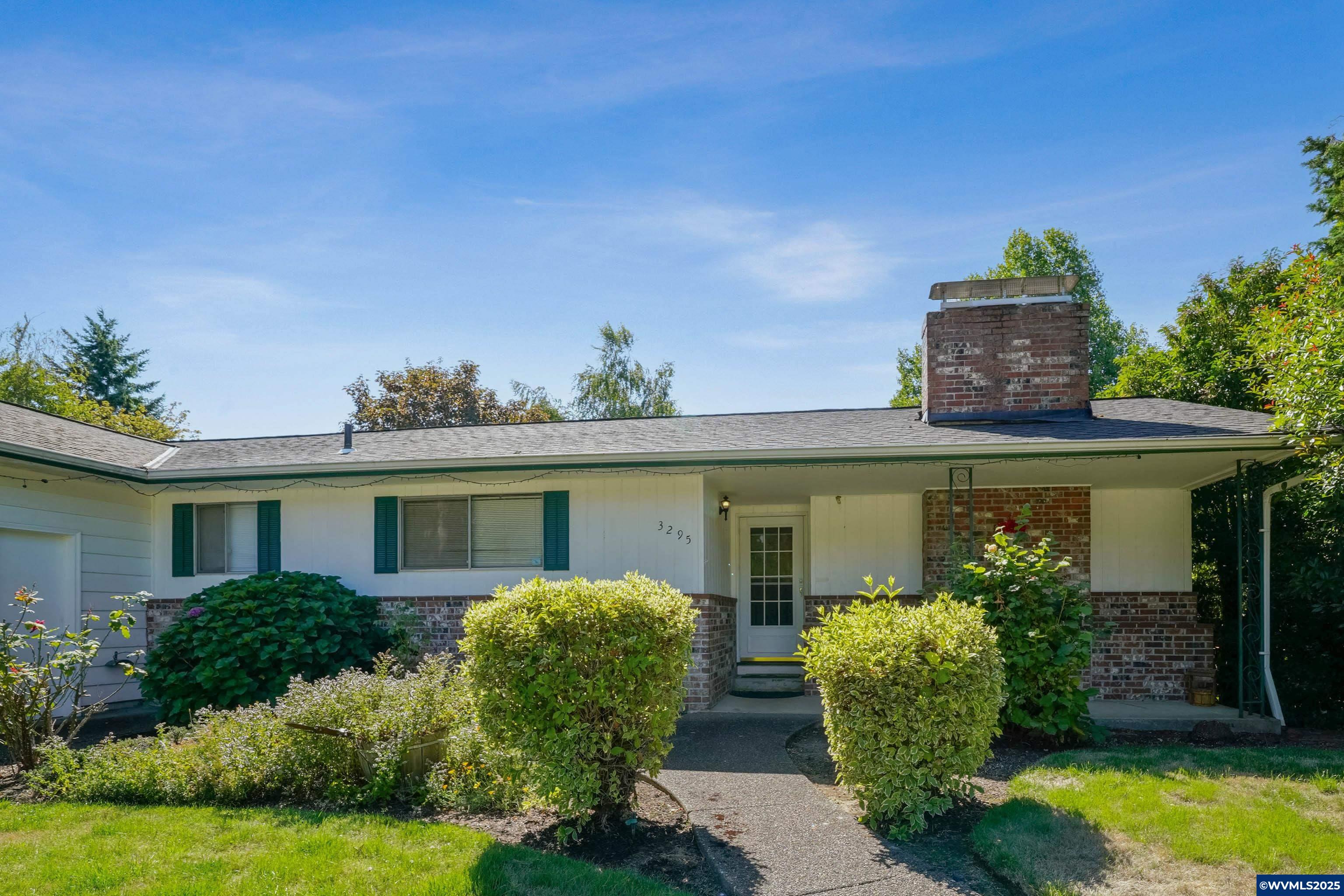 3295 Camellia Dr S