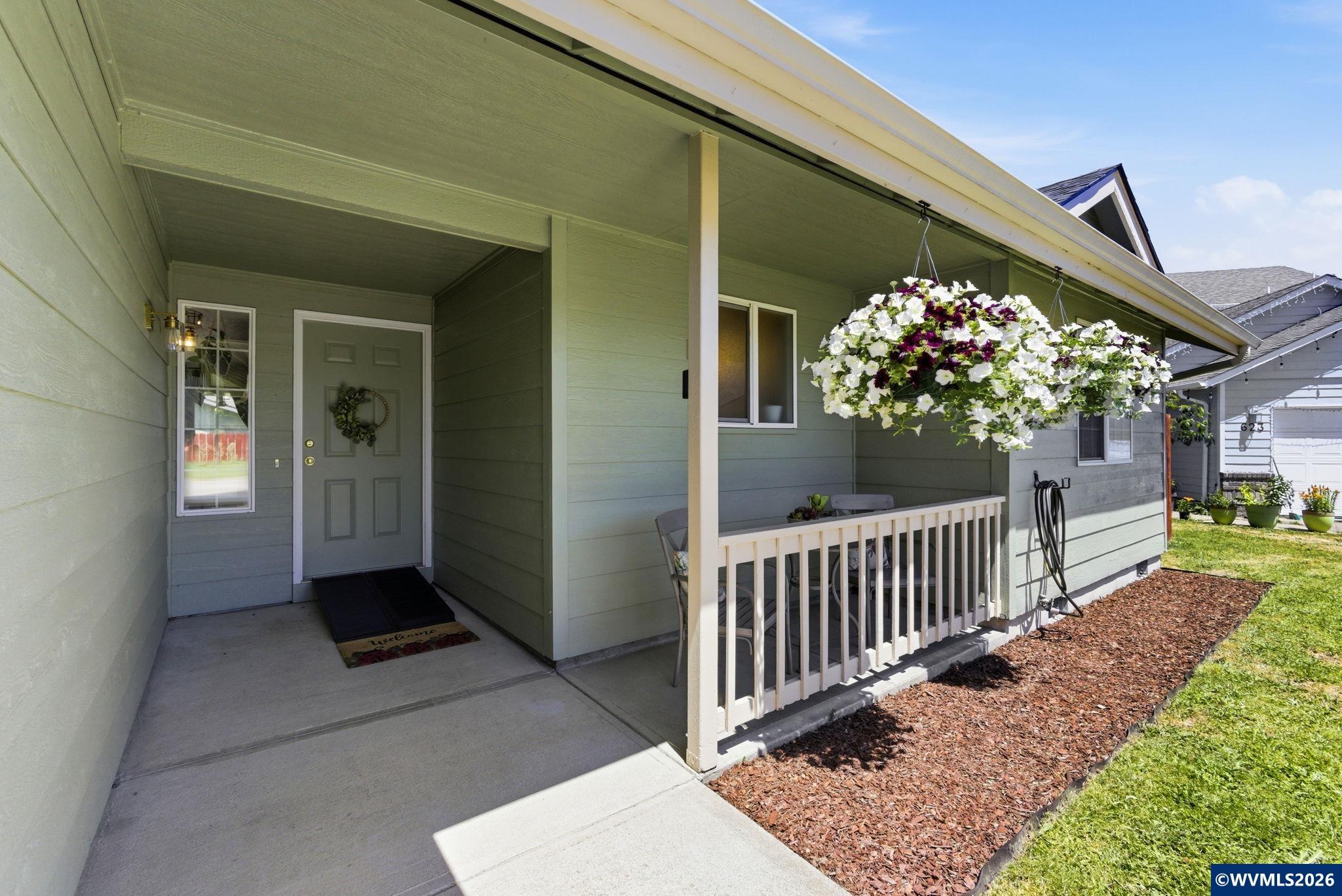 633 Cedar St
