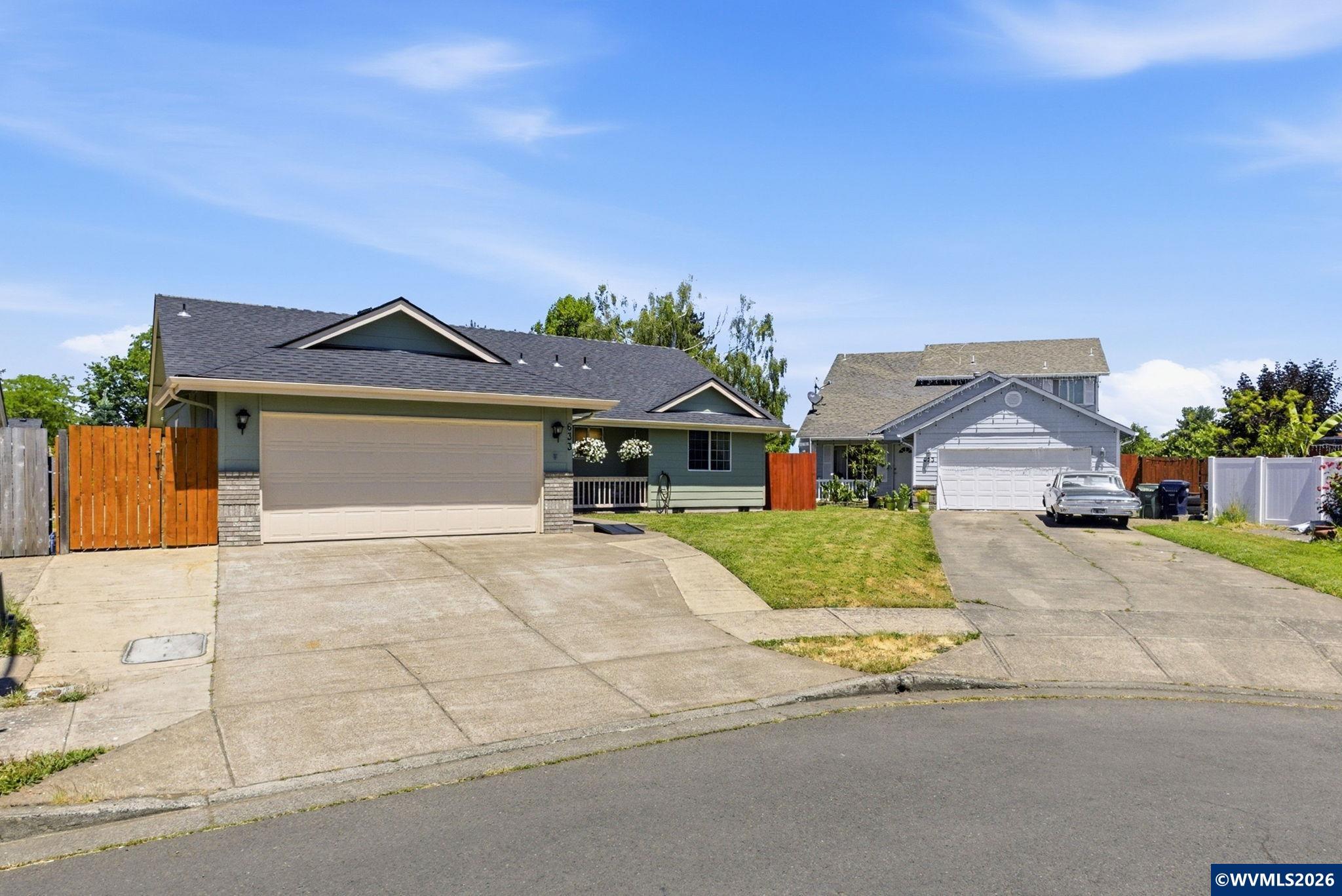 633 Cedar St