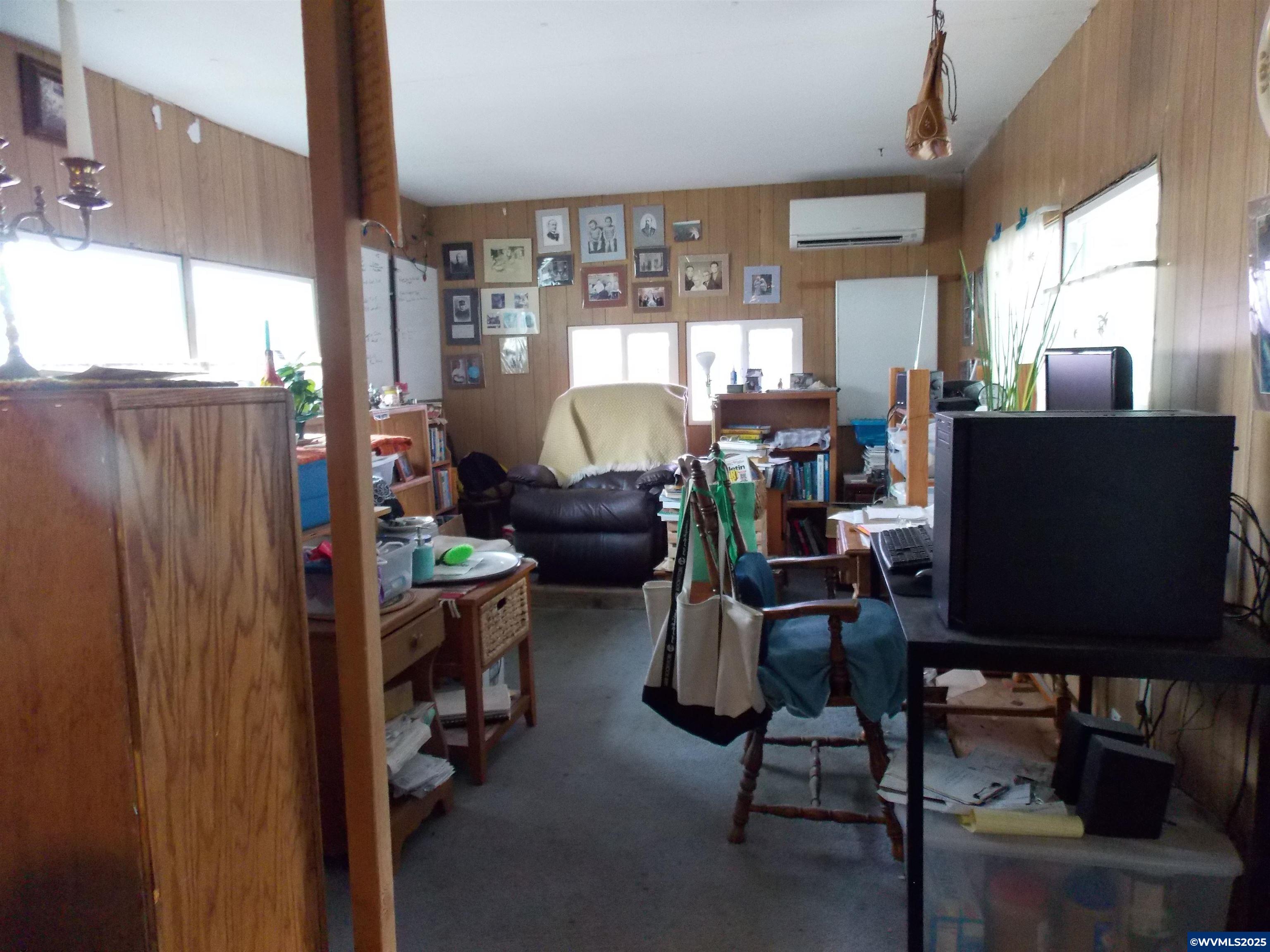1030 E Ellendale #24 Av