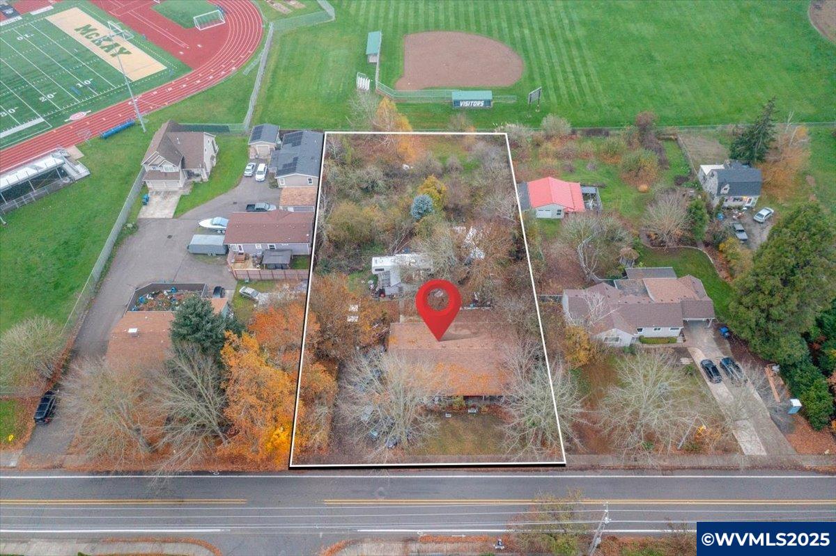 2515 Hollywood Dr NE