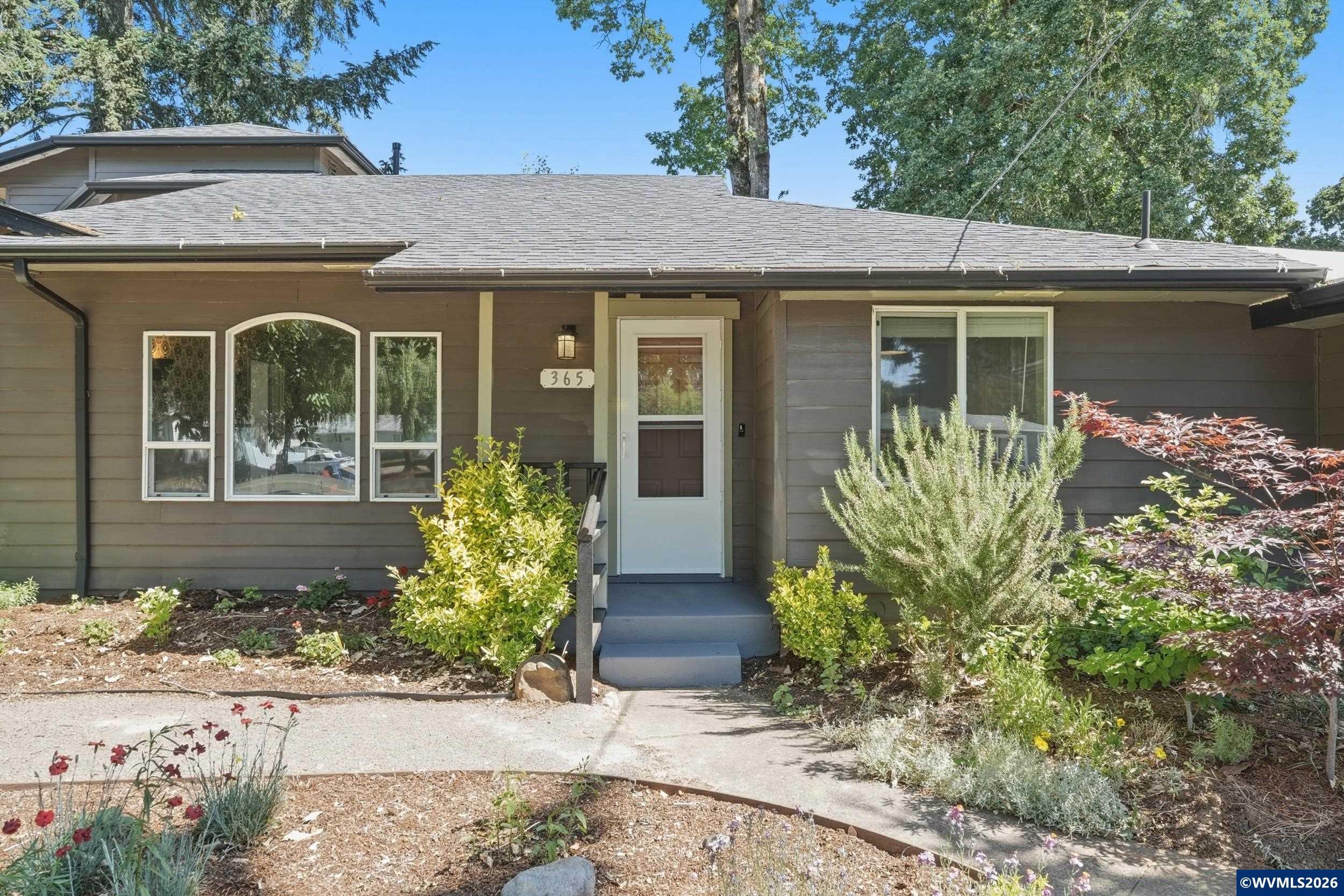 365 Boone Rd SE