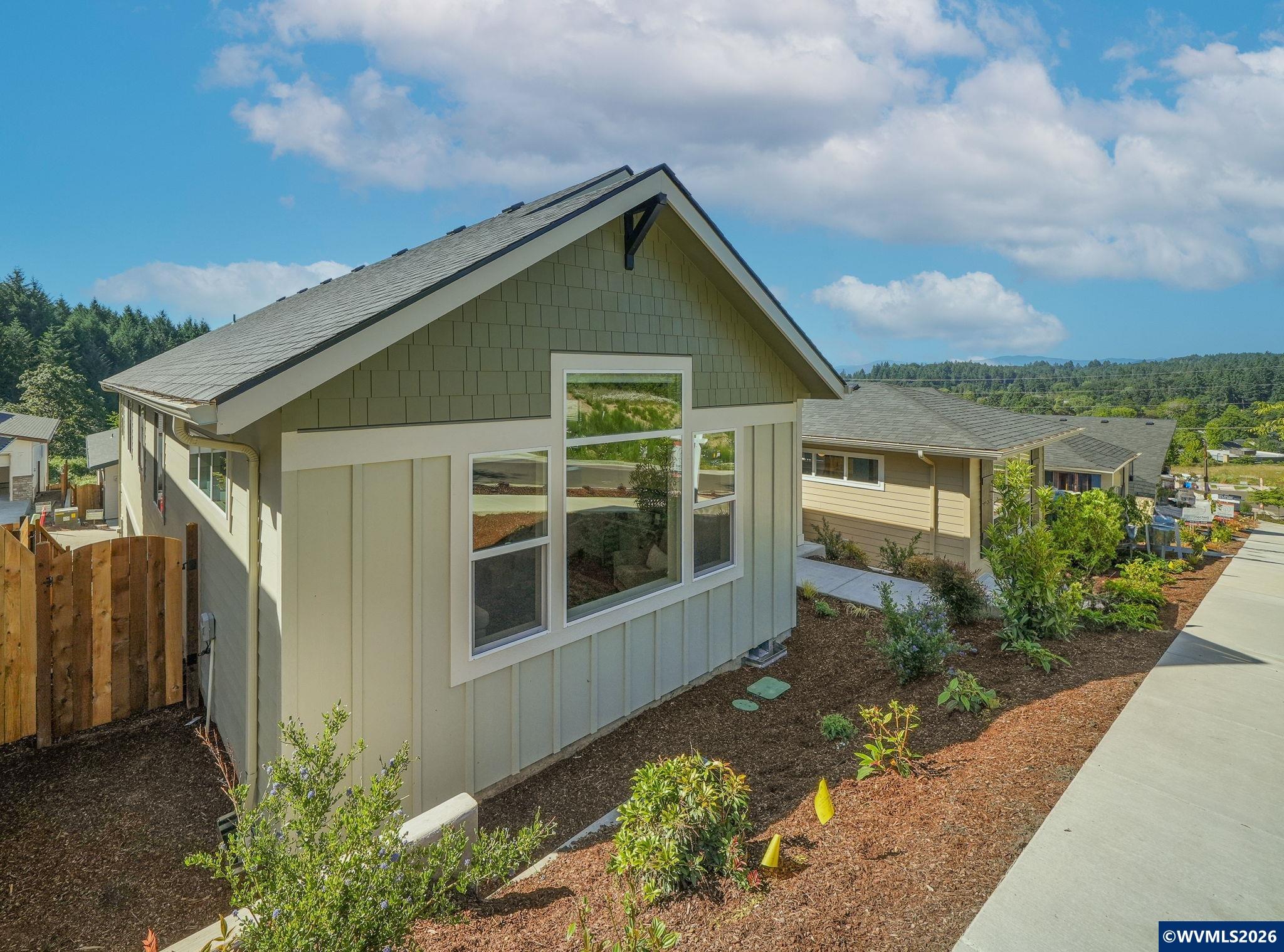 2024 NW Victory Av
