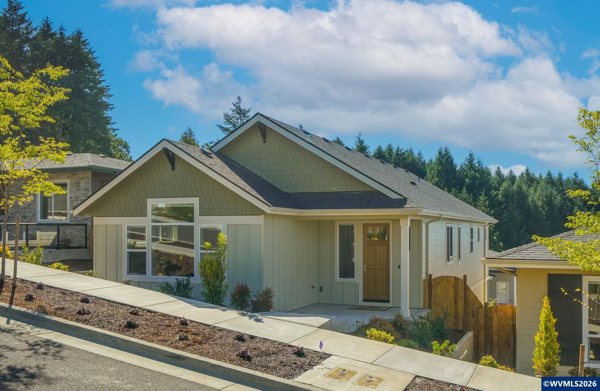 2024 NW Victory Av