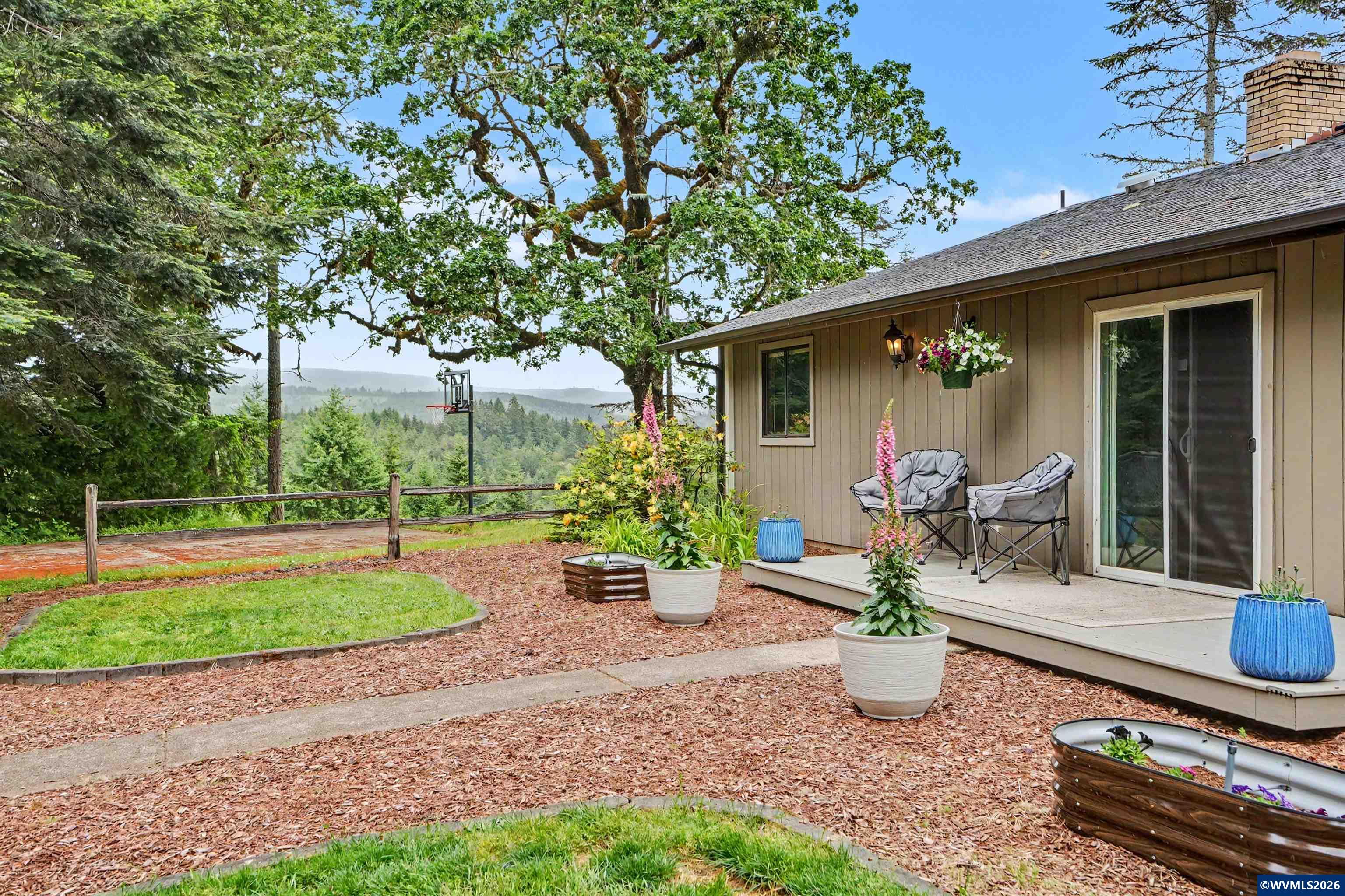 15991 Oakdale Rd