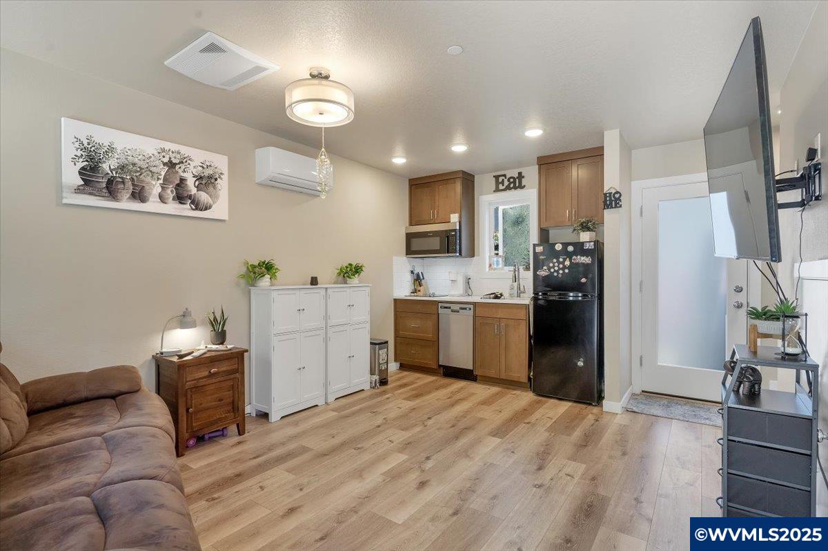 1984 Audubon Av SE
