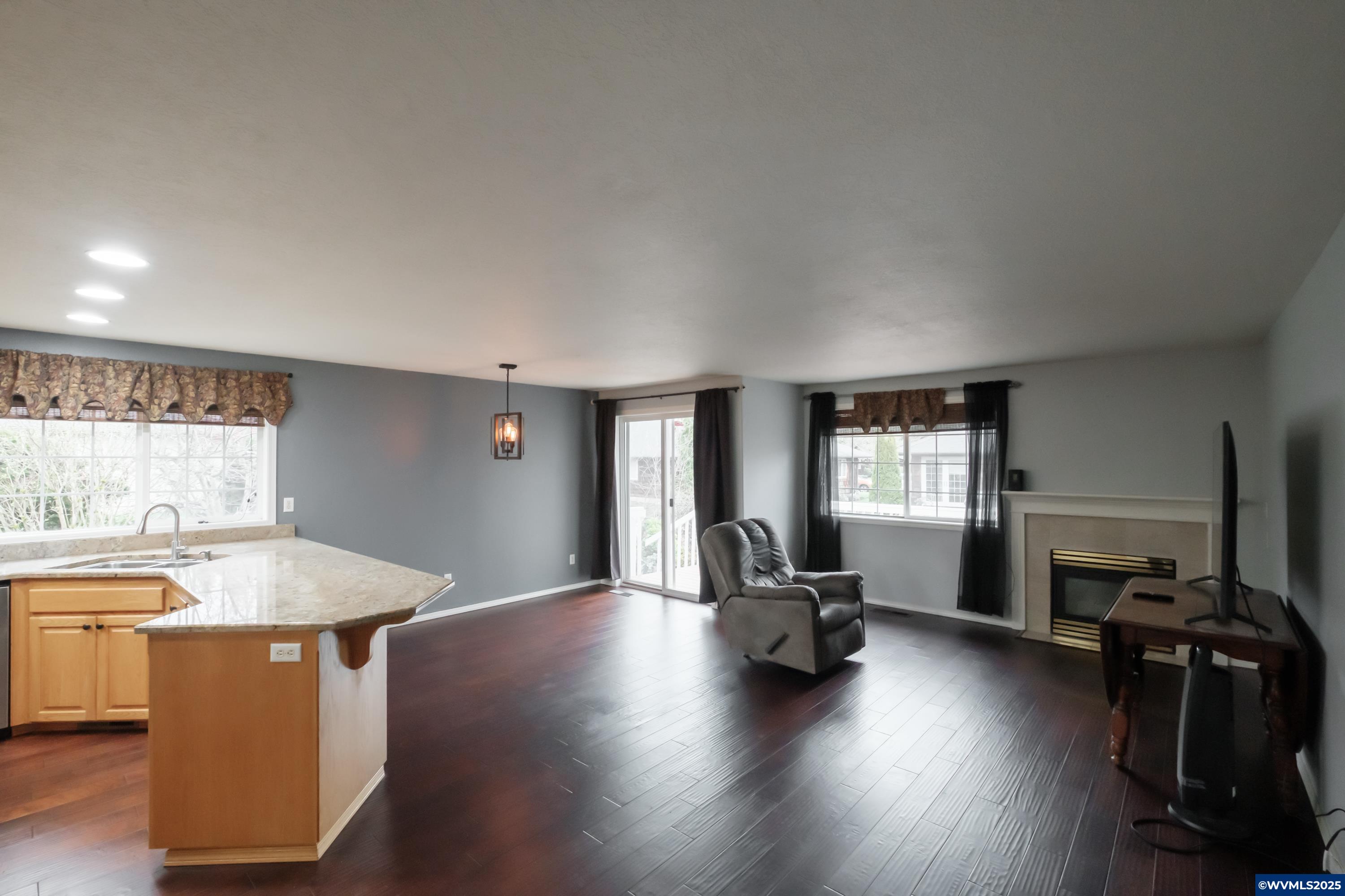 Salem, Oregon 97302, United States, 3 Bedrooms Bedrooms, ,2 BathroomsBathrooms,Residential,Active,87590