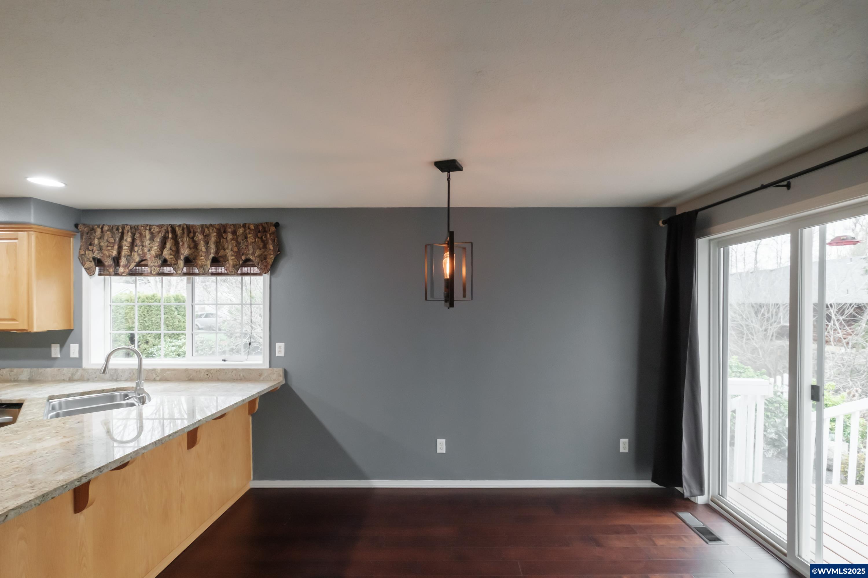 Salem, Oregon 97302, United States, 3 Bedrooms Bedrooms, ,2 BathroomsBathrooms,Residential,Active,87590