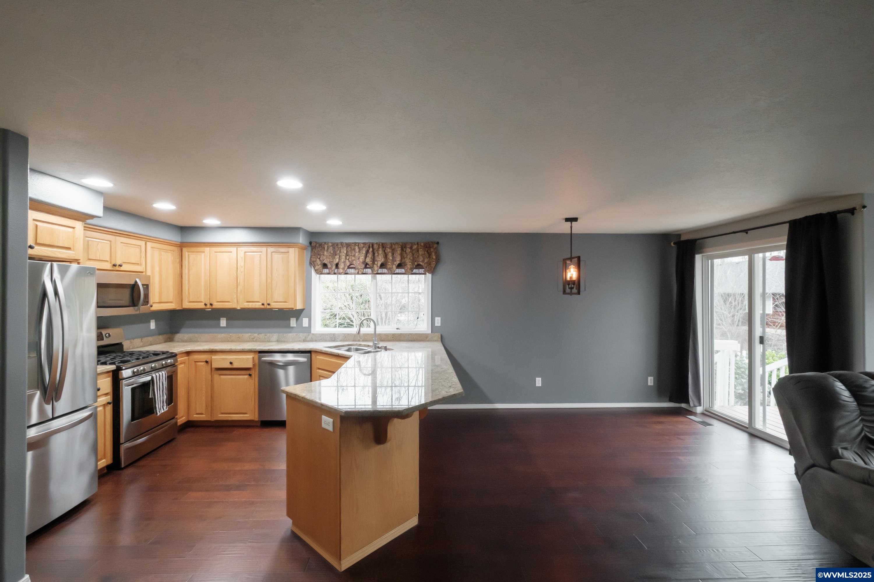 Salem, Oregon 97302, United States, 3 Bedrooms Bedrooms, ,2 BathroomsBathrooms,Residential,Active,87590