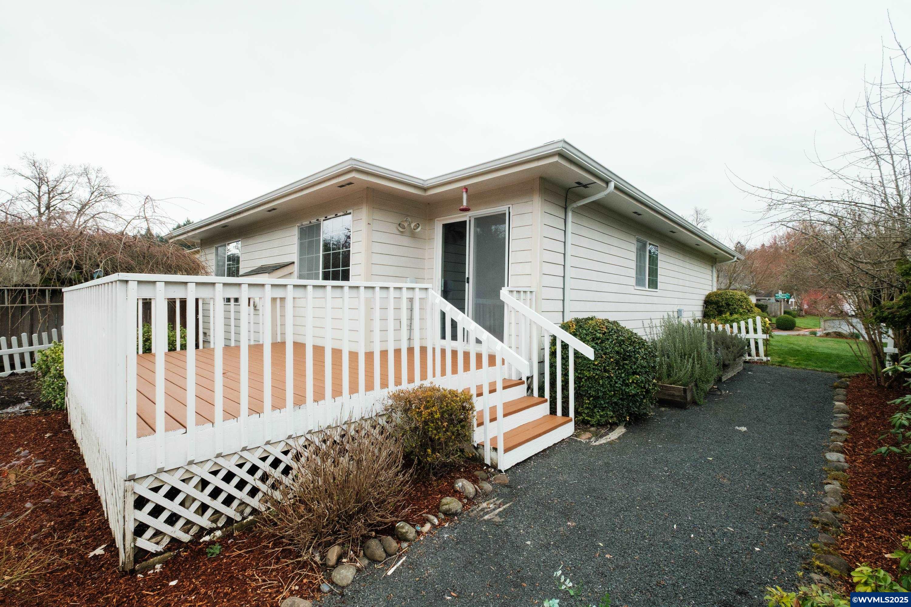 Salem, Oregon 97302, United States, 3 Bedrooms Bedrooms, ,2 BathroomsBathrooms,Residential,Active,87590