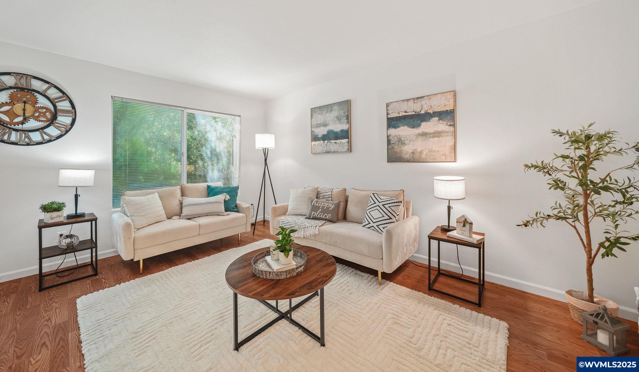 475 NE Conifer Bl