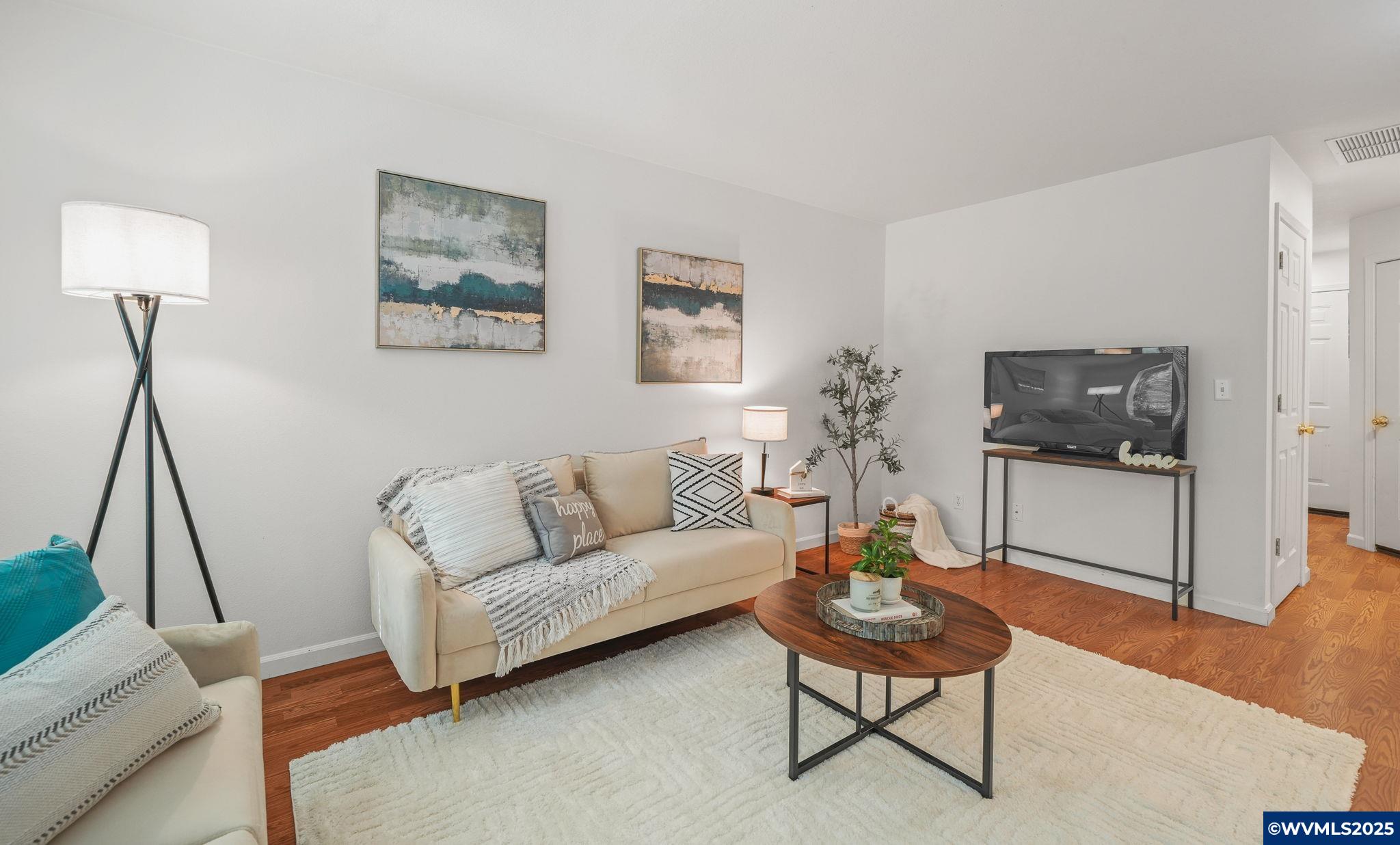 475 NE Conifer Bl