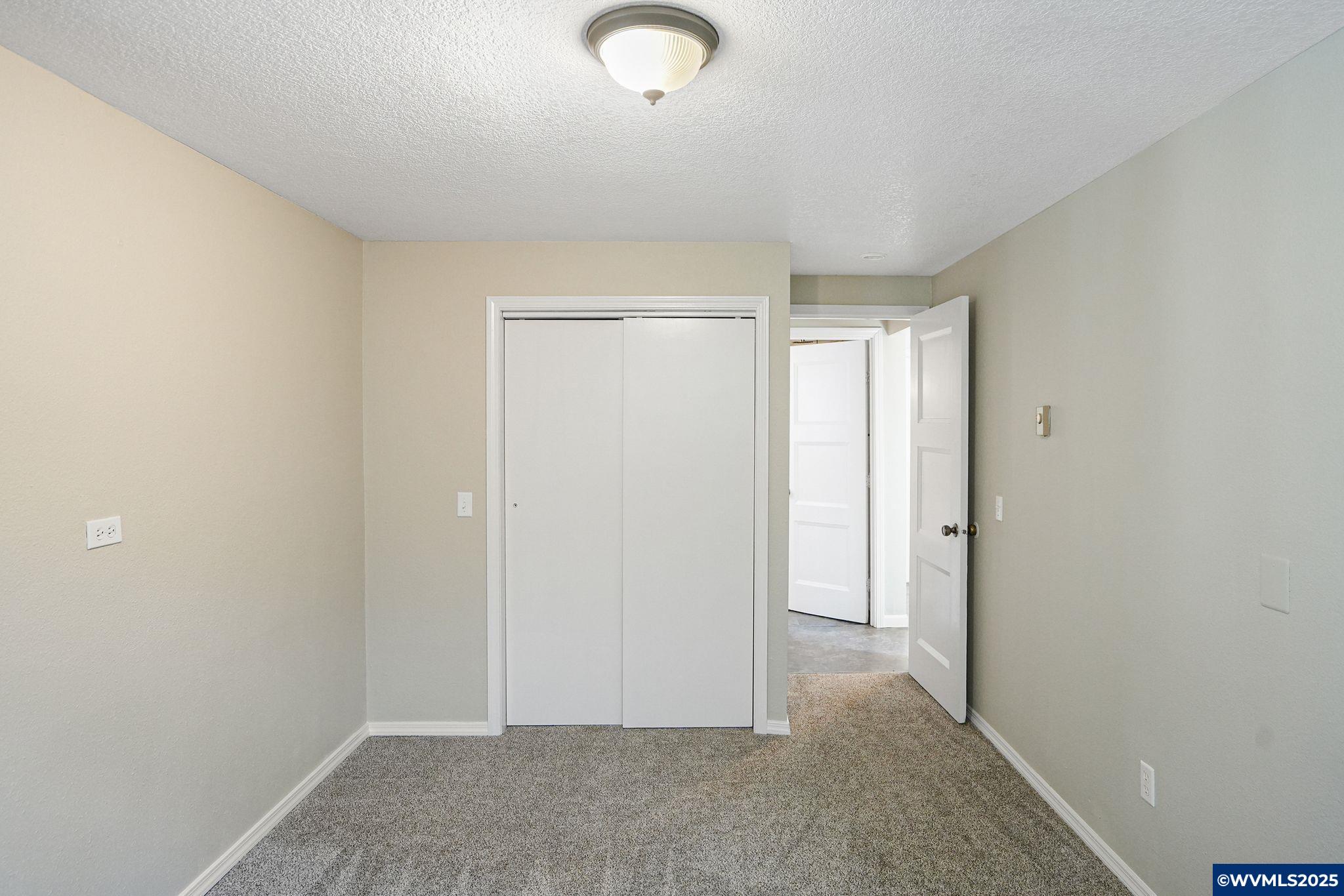 Salem, Oregon 97302, United States, 5 Bedrooms Bedrooms, ,3 BathroomsBathrooms,Residential,Pending,16089