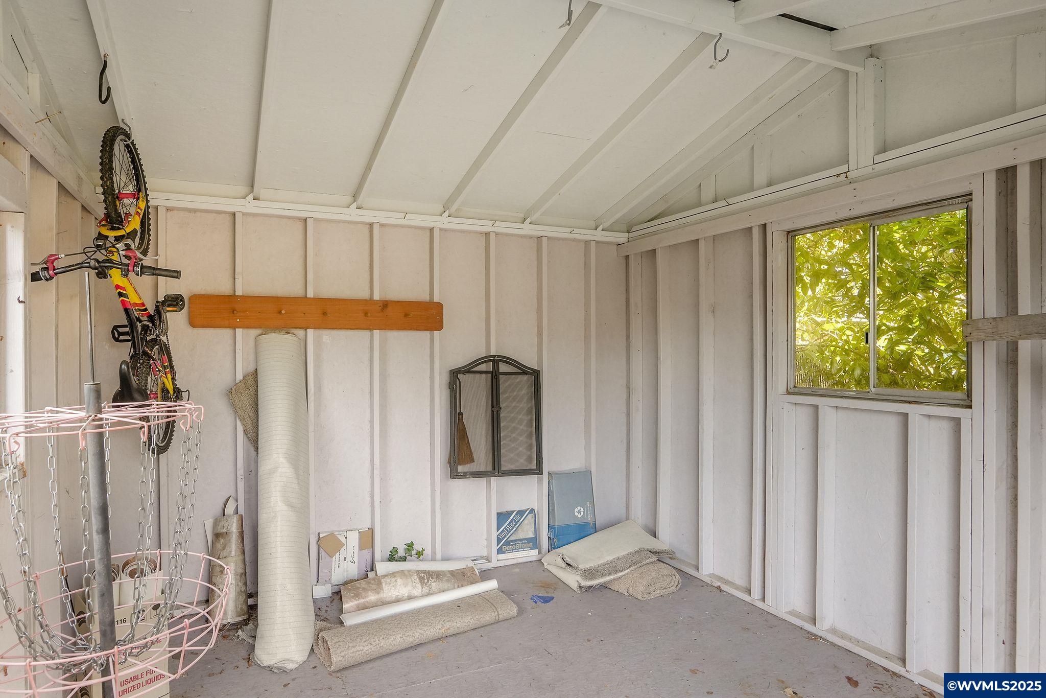 Salem, Oregon 97302, United States, 5 Bedrooms Bedrooms, ,3 BathroomsBathrooms,Residential,Pending,16089