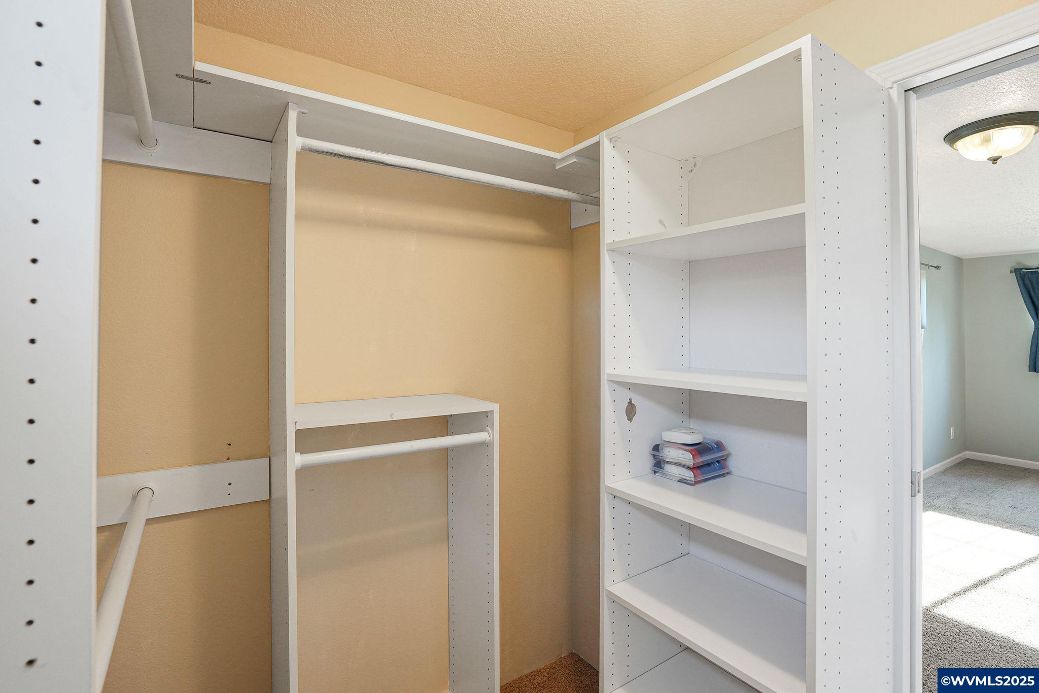 Salem, Oregon 97302, United States, 5 Bedrooms Bedrooms, ,3 BathroomsBathrooms,Residential,Pending,16089