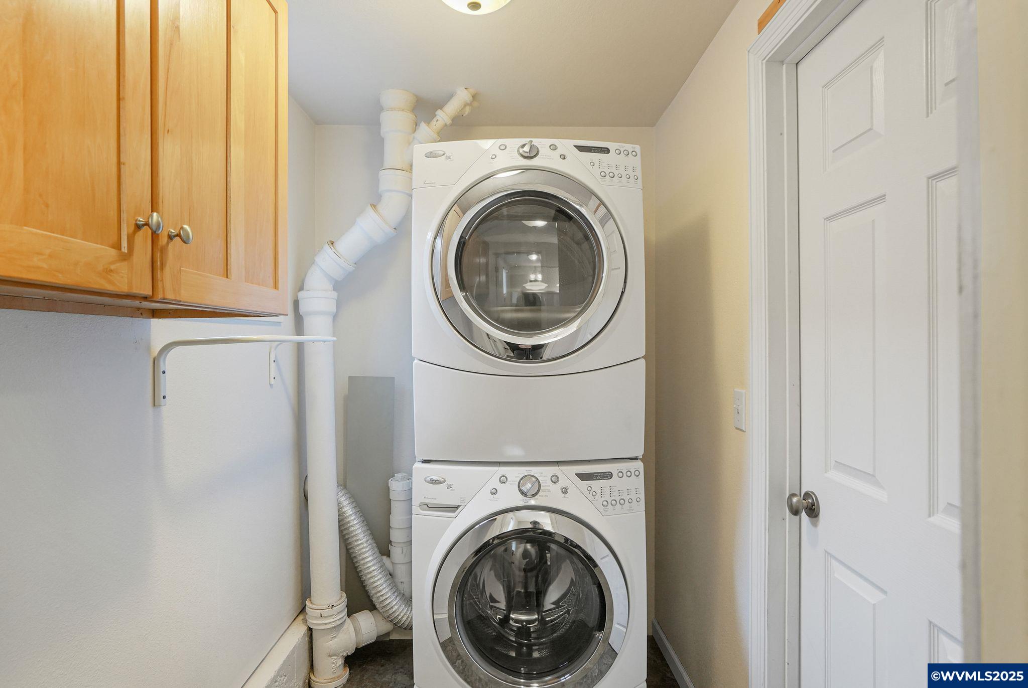 Salem, Oregon 97302, United States, 5 Bedrooms Bedrooms, ,3 BathroomsBathrooms,Residential,Pending,16089