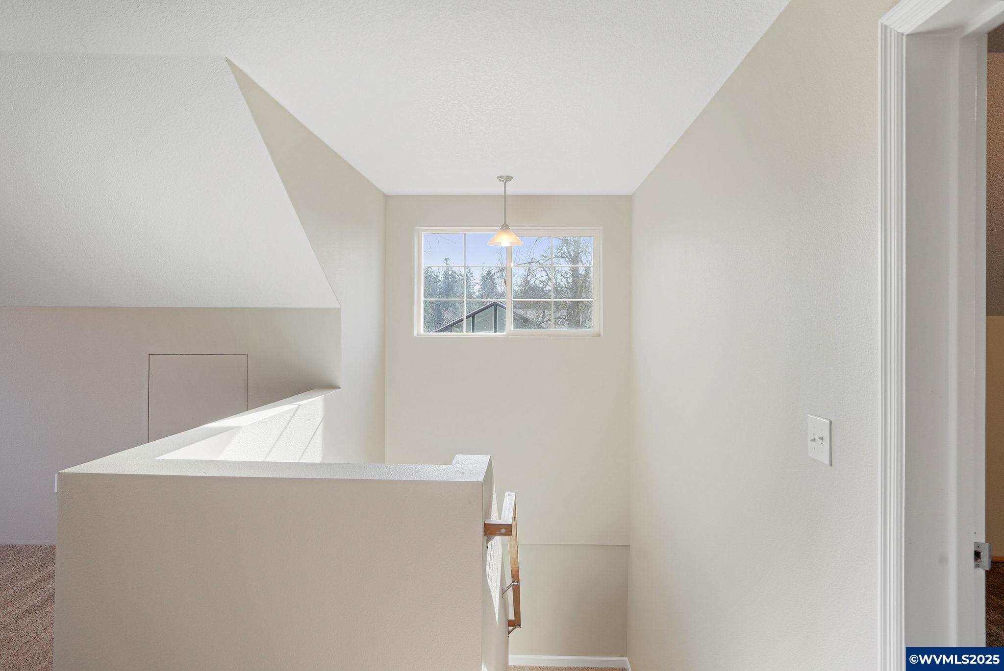 Salem, Oregon 97302, United States, 5 Bedrooms Bedrooms, ,3 BathroomsBathrooms,Residential,Pending,16089